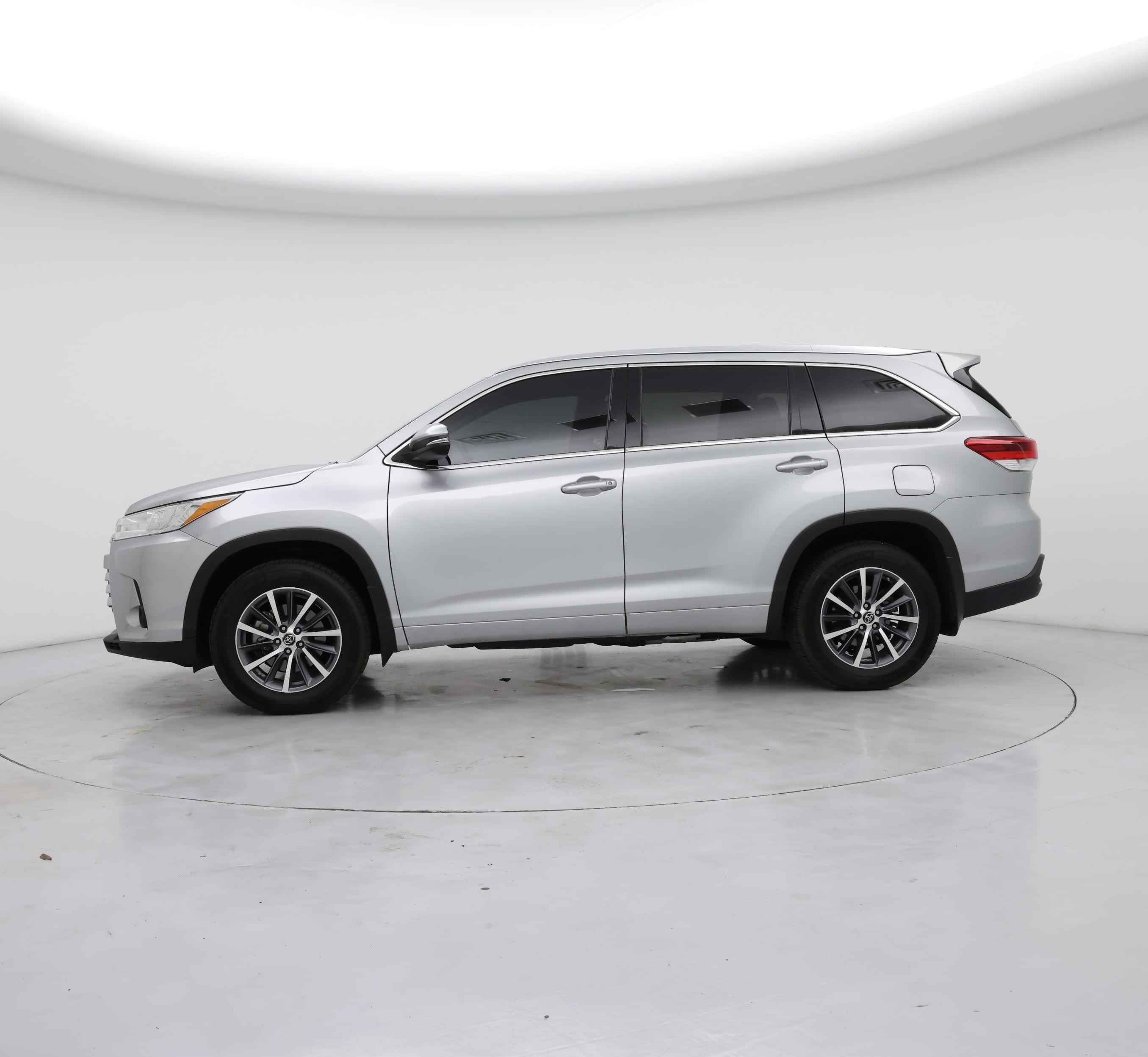 Thumbnail: 2018 Toyota Highlander - 3
