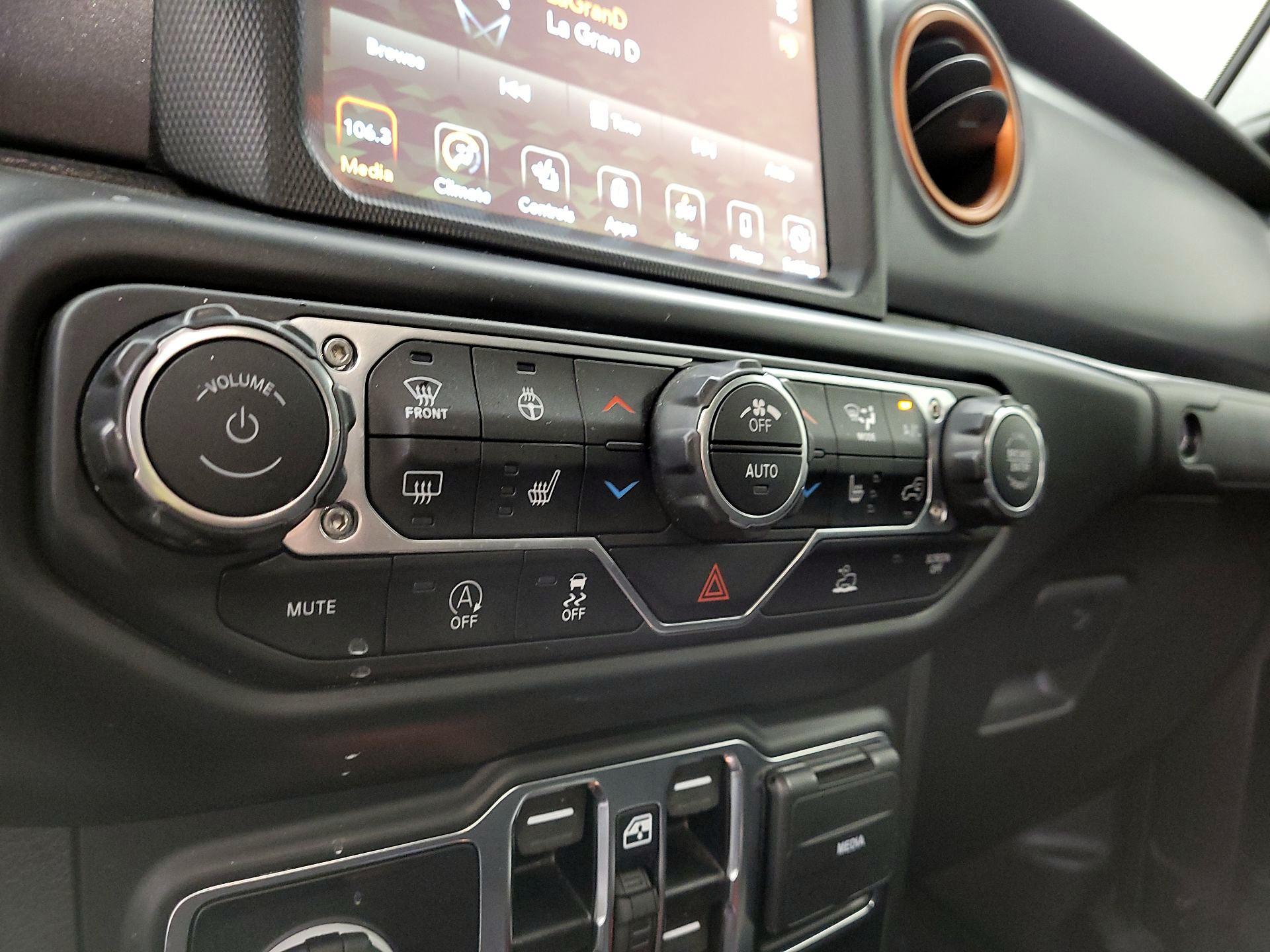 Thumbnail: 2022 Jeep Gladiator - 17