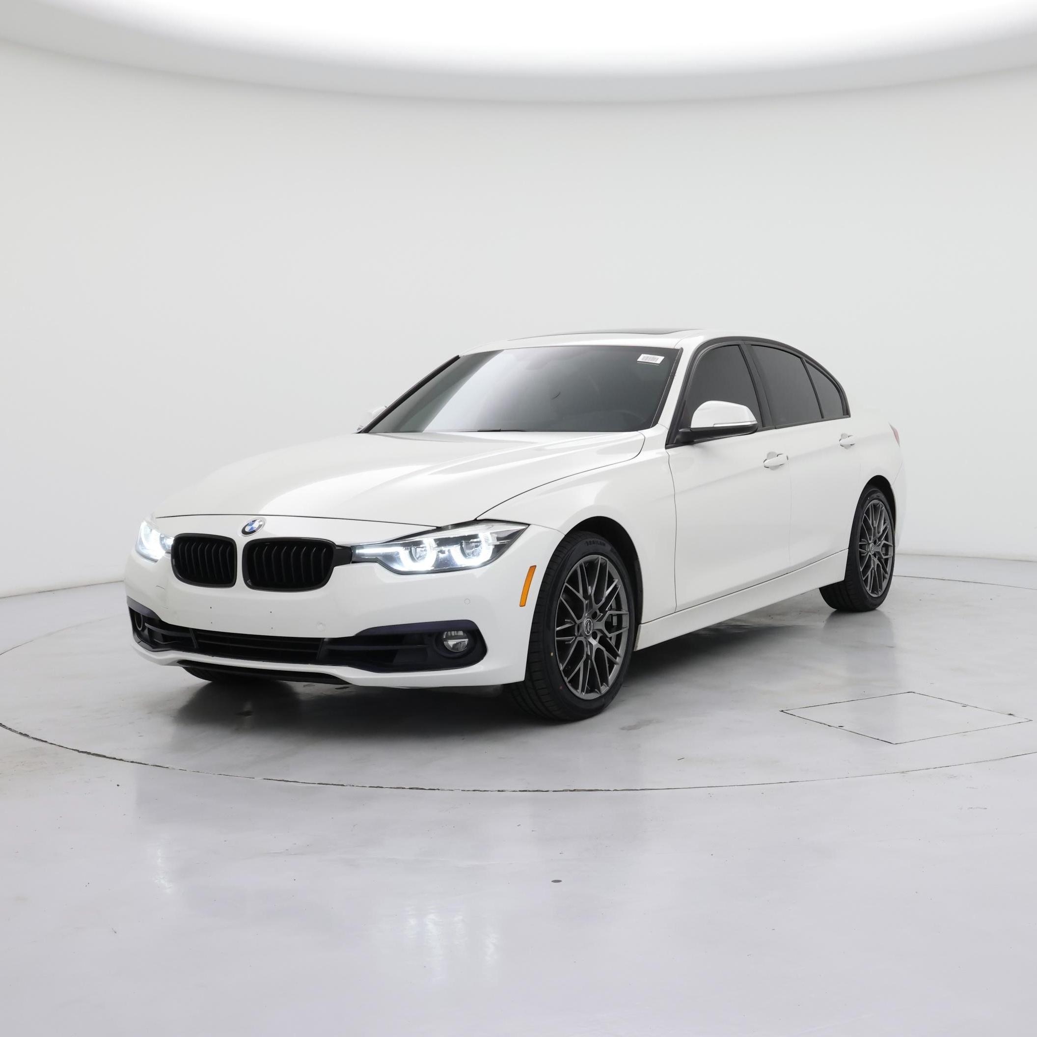 Thumbnail: 2018 BMW 3 Series - 4