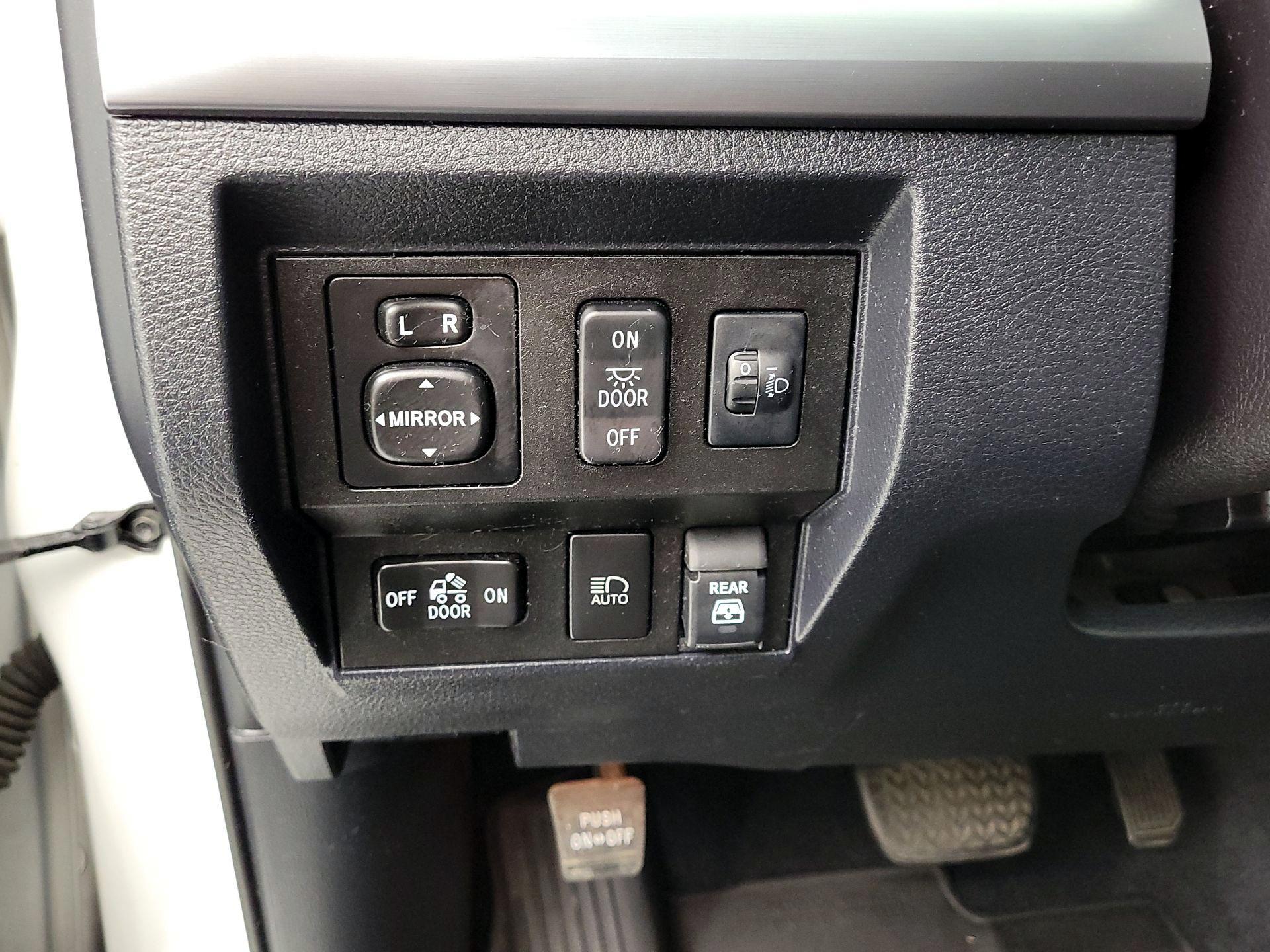 Thumbnail: 2019 Toyota Tundra - 13