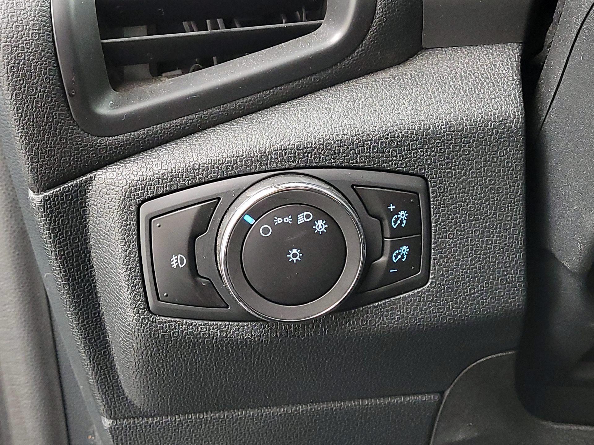 Thumbnail: 2018 Ford EcoSport - 13