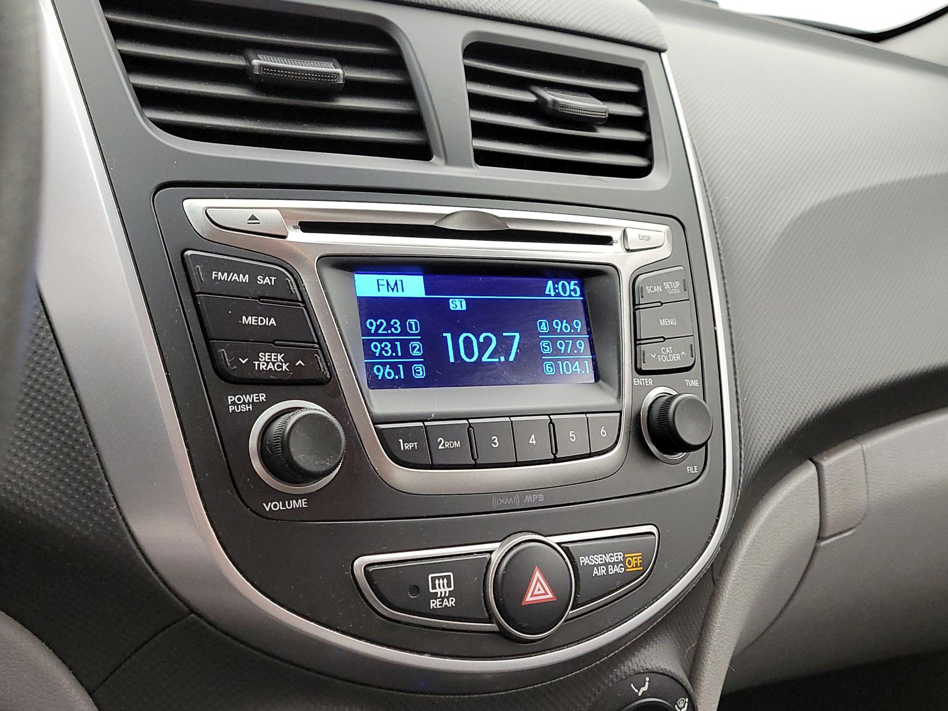 Thumbnail: 2015 Hyundai Accent - 14