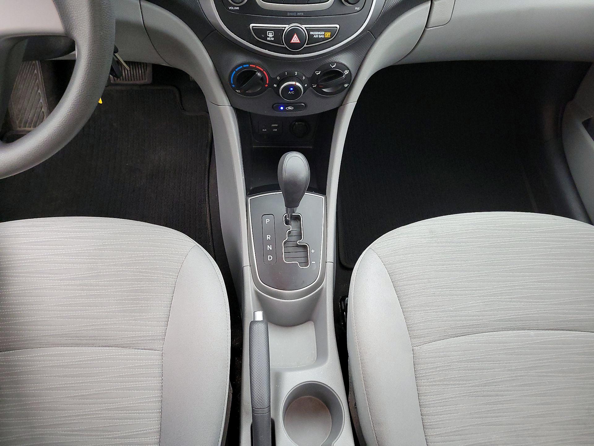 Thumbnail: 2015 Hyundai Accent - 16