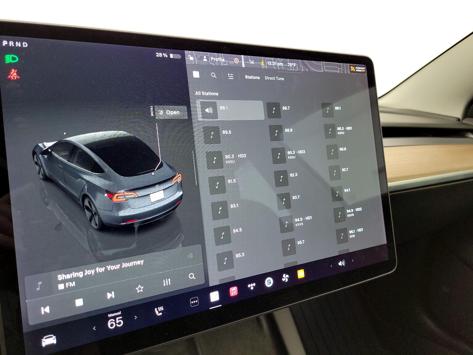 Thumbnail: 2022 Tesla Model 3 - 15