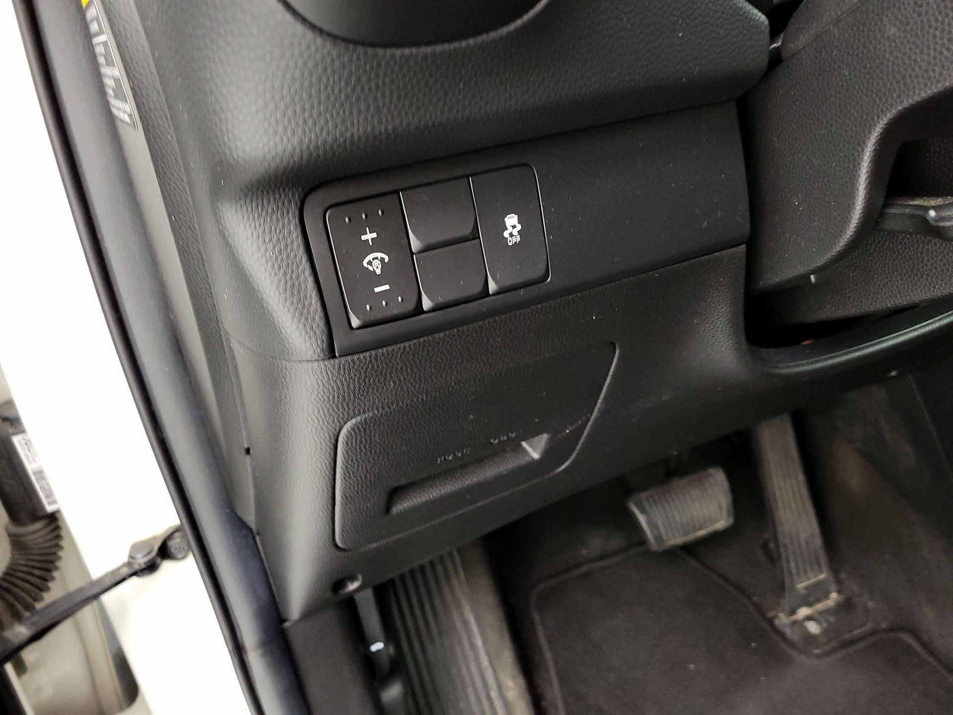 Thumbnail: 2017 Kia Soul - 13
