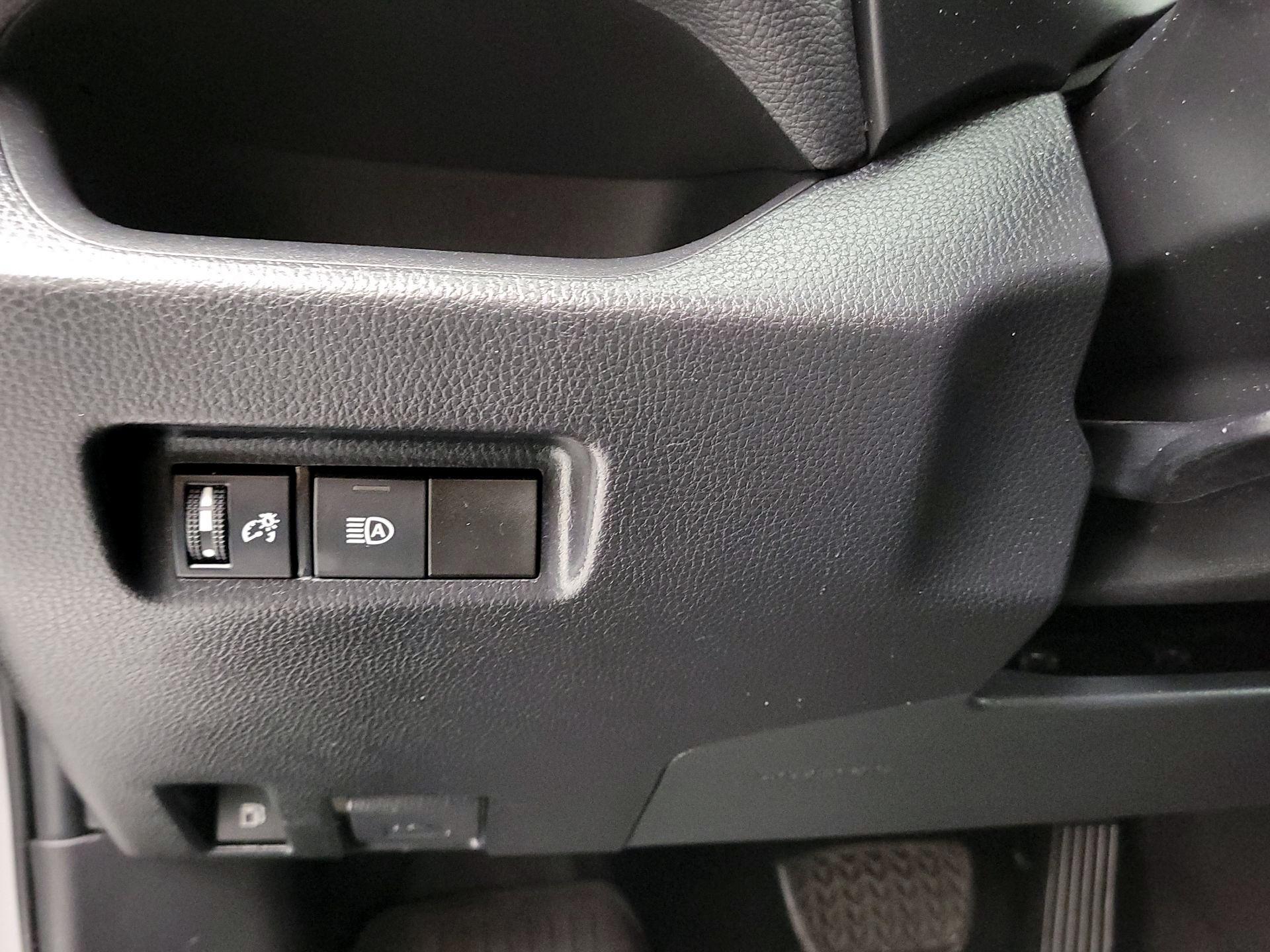 Thumbnail: 2021 Toyota RAV4 - 13