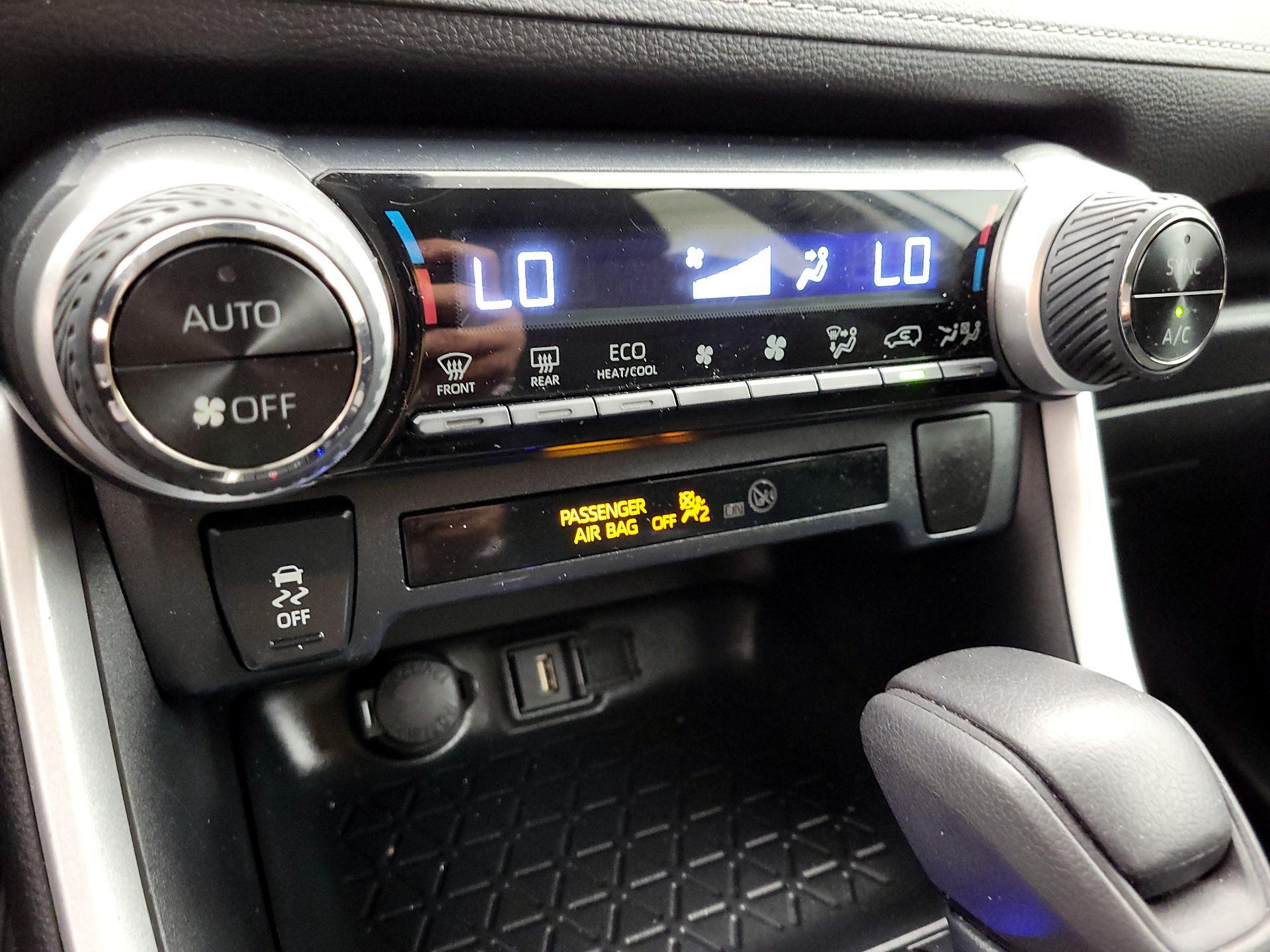 Thumbnail: 2021 Toyota RAV4 - 16
