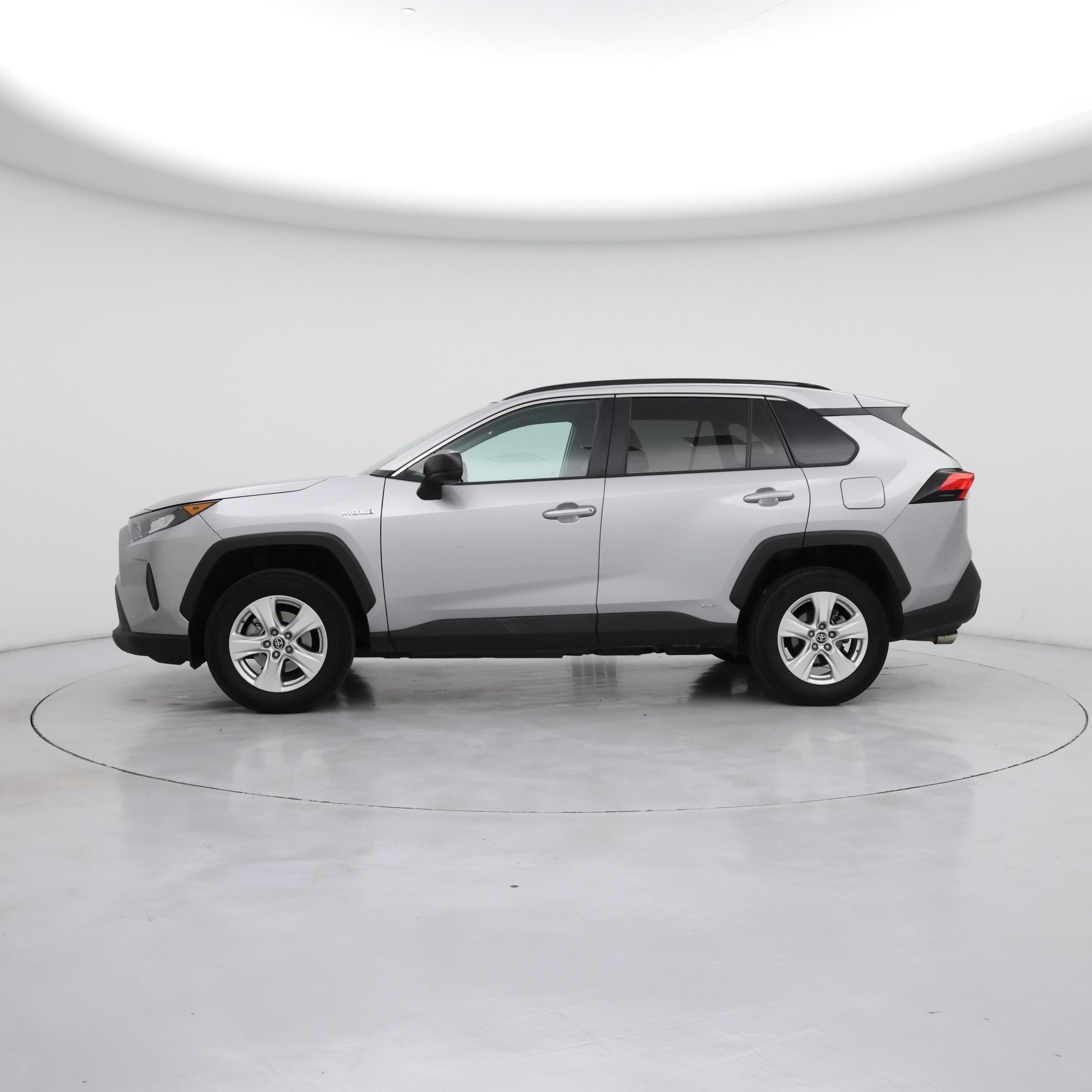 Thumbnail: 2021 Toyota RAV4 - 3
