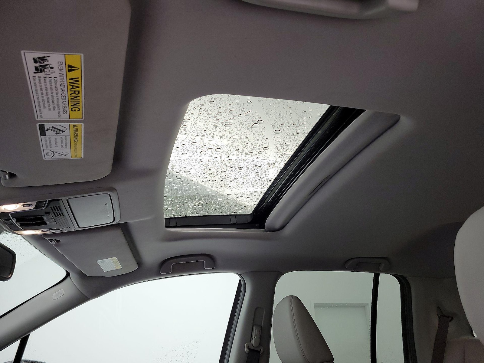 Sunroof(s) & Overhead Airbags