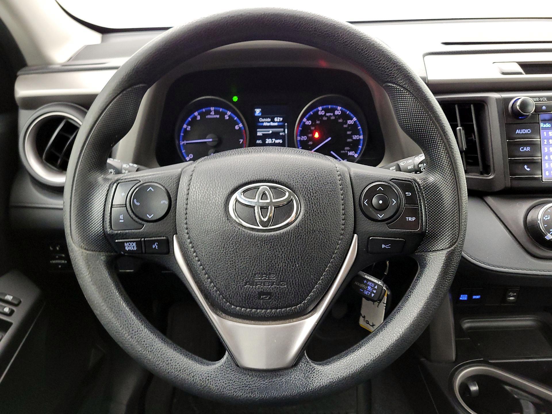 Thumbnail: 2018 Toyota RAV4 - 10