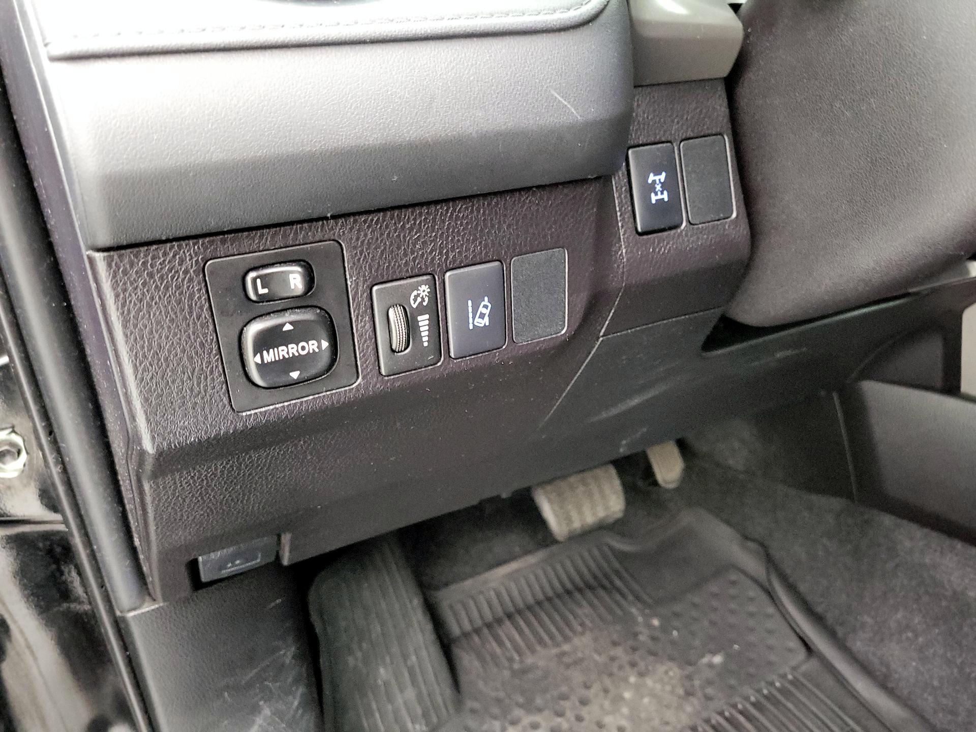 Thumbnail: 2018 Toyota RAV4 - 13