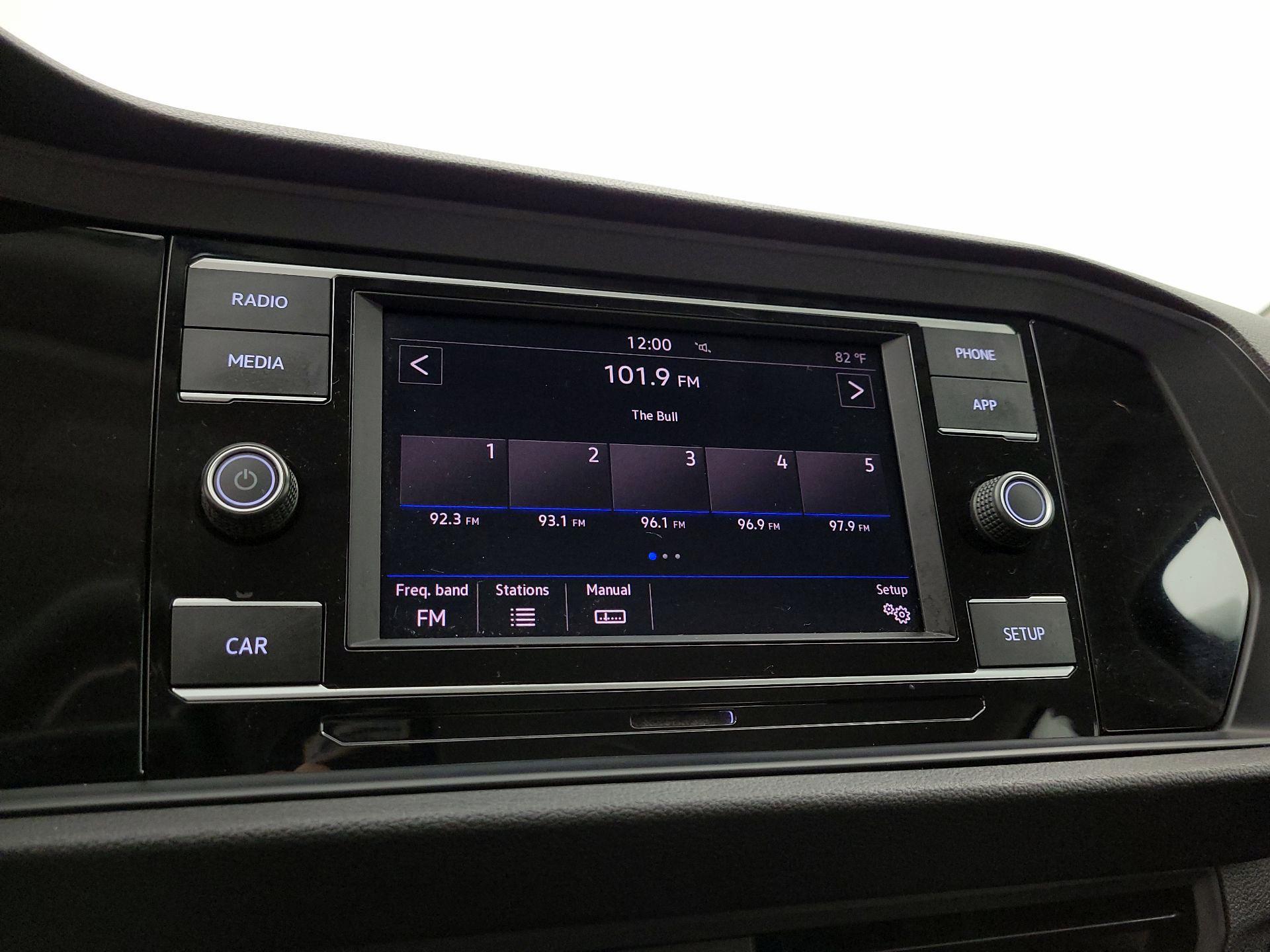 Thumbnail: 2019 Volkswagen Jetta - 15