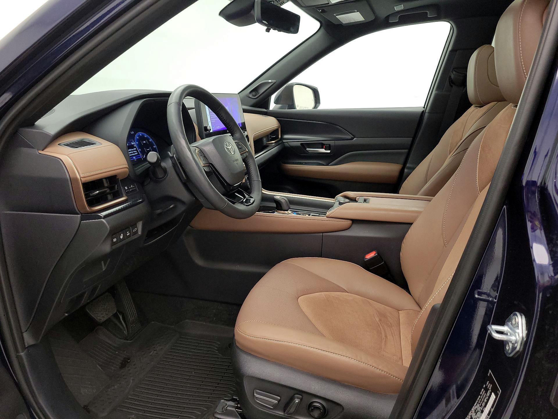 Thumbnail: 2025 Toyota Highlander - 11