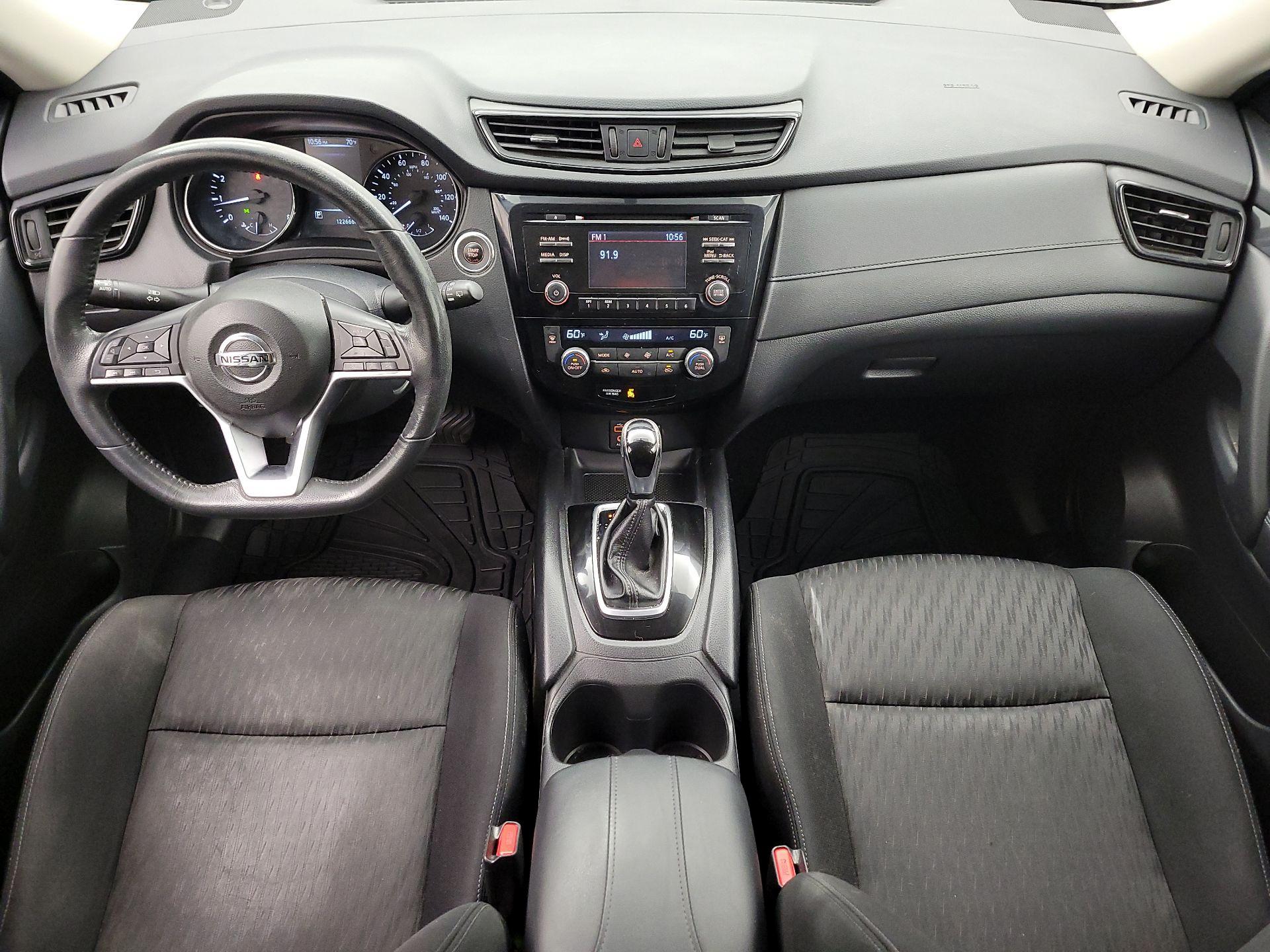 Thumbnail: 2017 Nissan Rogue - 9