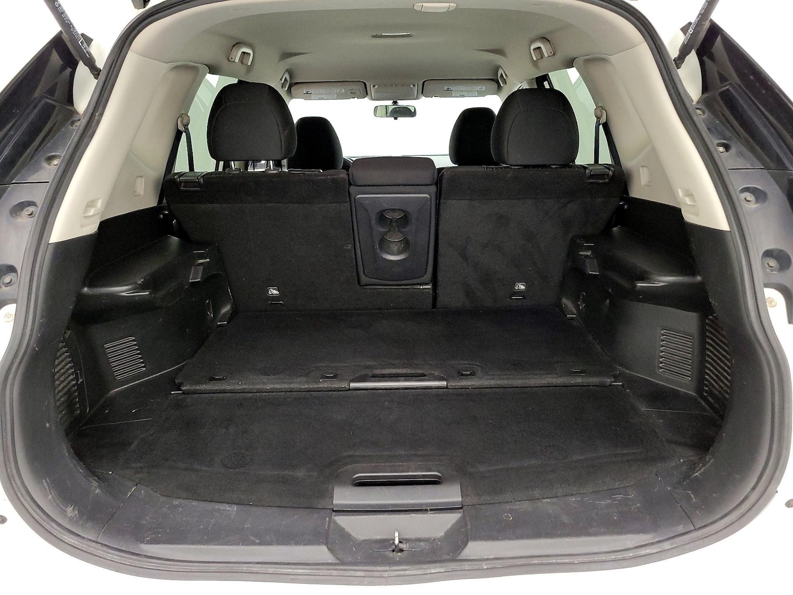 2017 Nissan Rogue SV - Photo 21