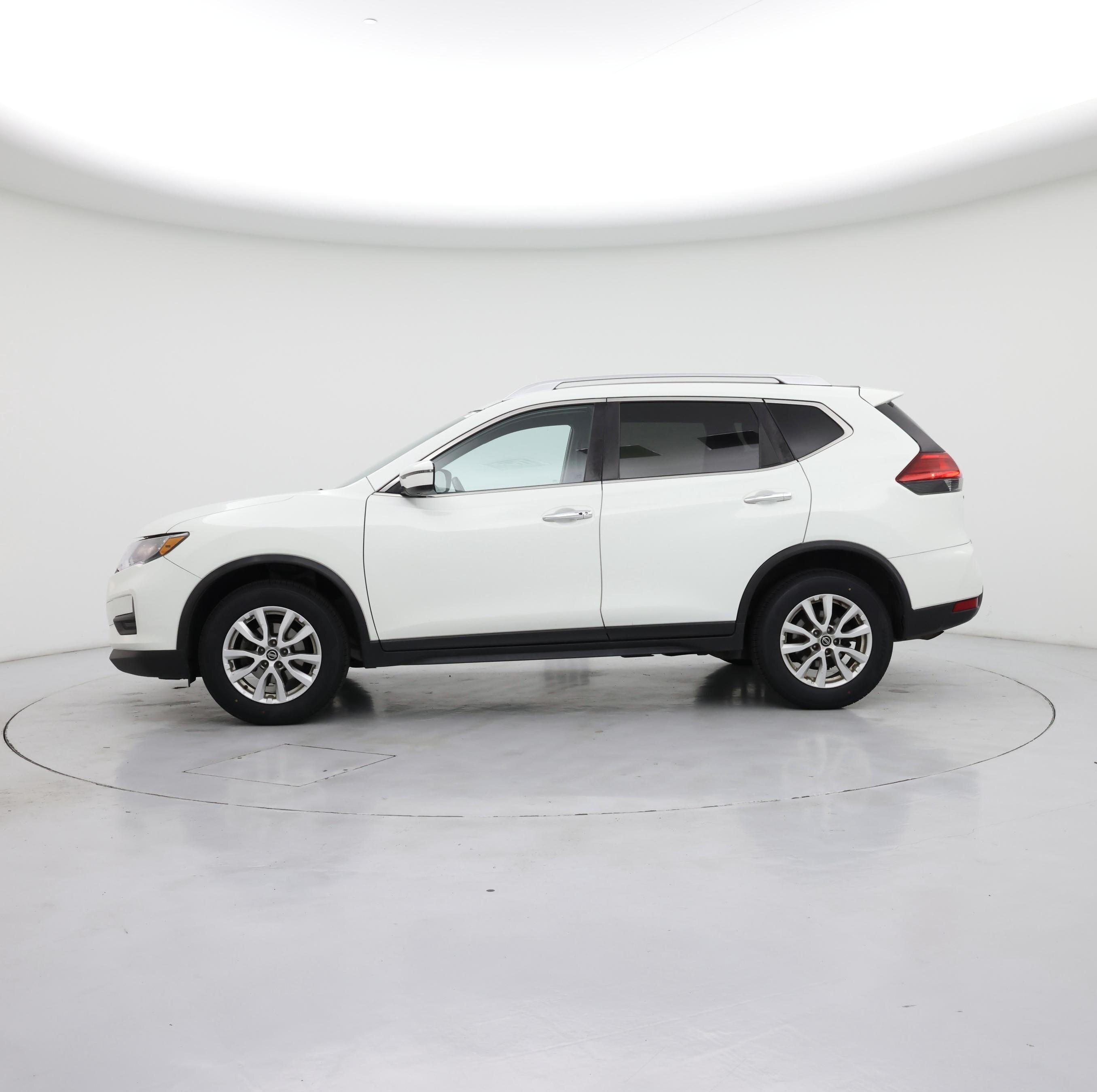 Thumbnail: 2017 Nissan Rogue - 3