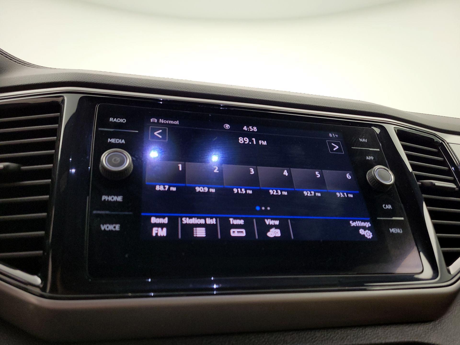 Thumbnail: 2020 Volkswagen Atlas - 16