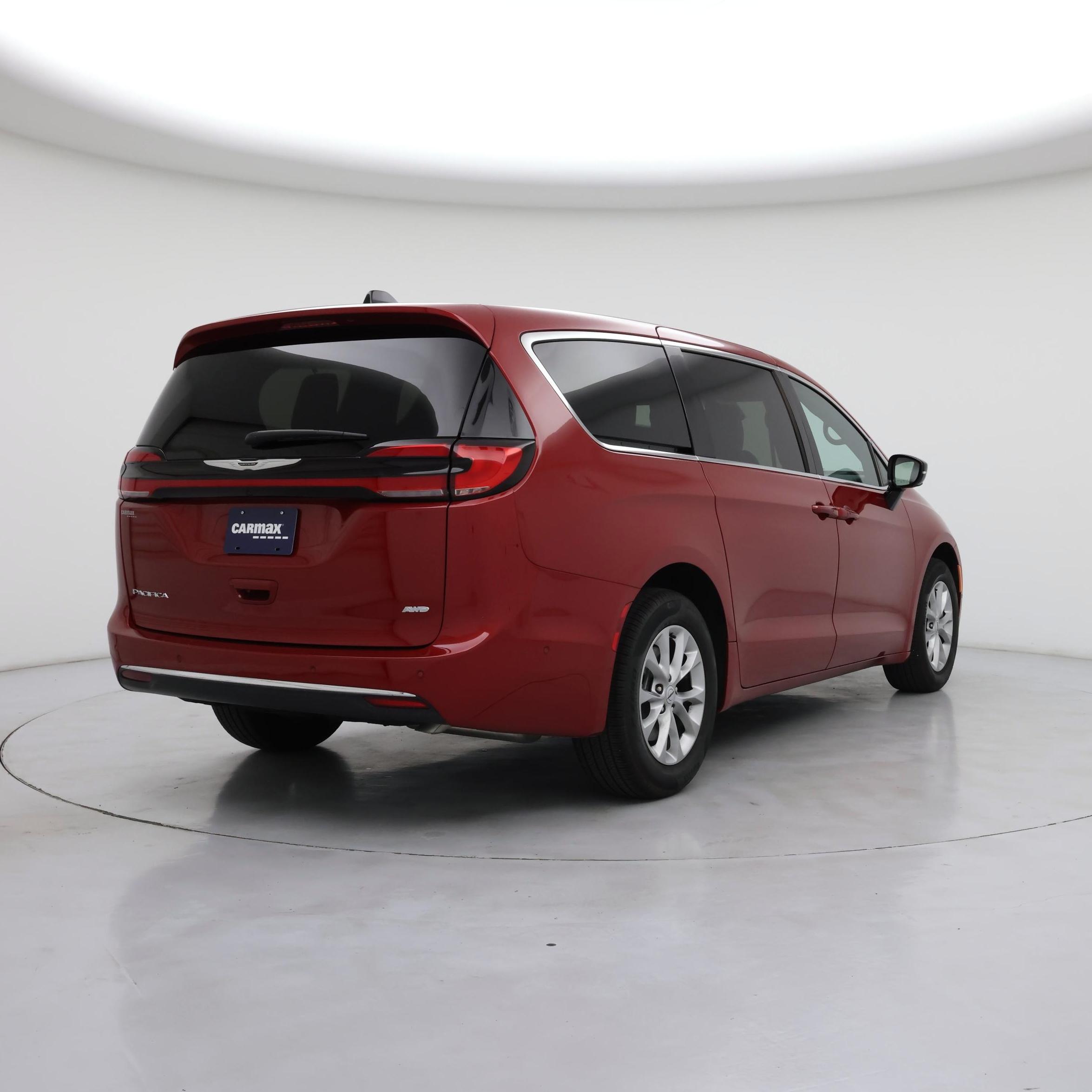 Thumbnail: 2025 Chrysler Pacifica - 8