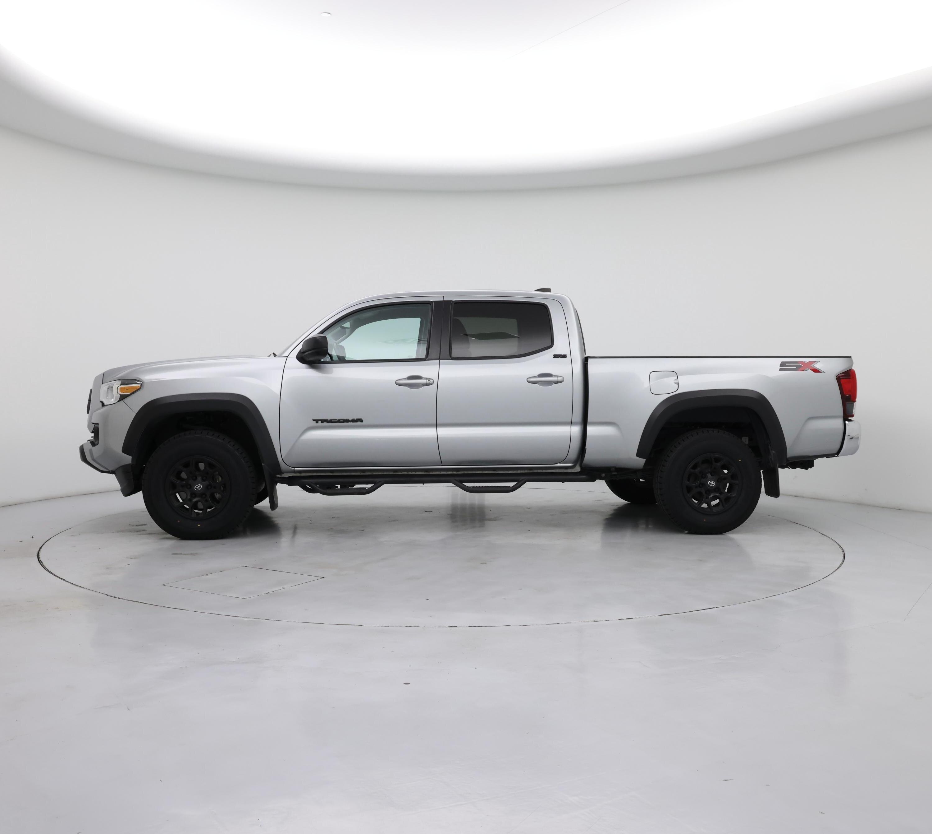 Thumbnail: 2023 Toyota Tacoma - 3