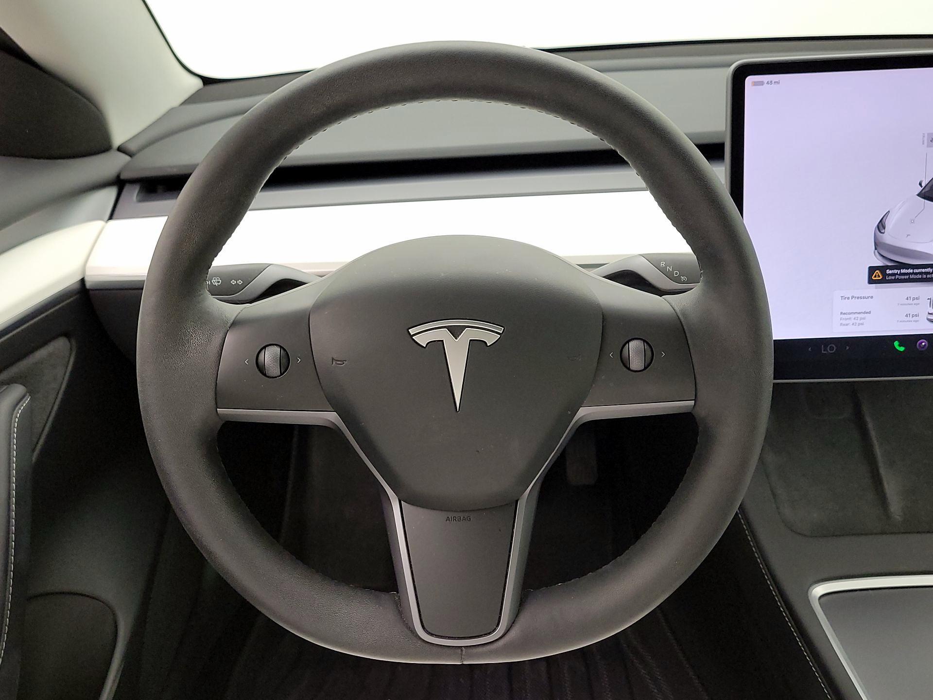 Thumbnail: 2023 Tesla Model 3 - 10