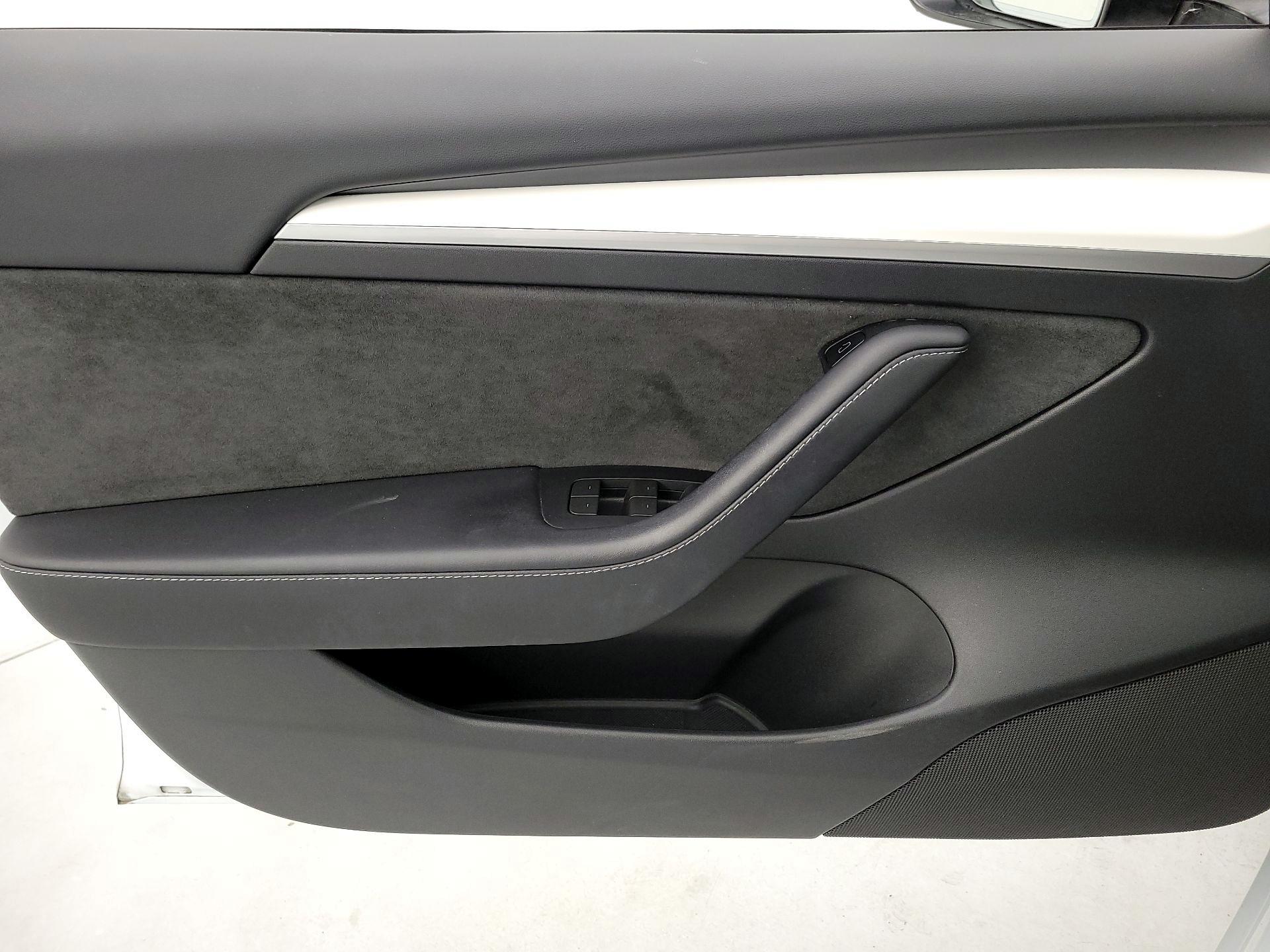 Thumbnail: 2023 Tesla Model 3 - 12