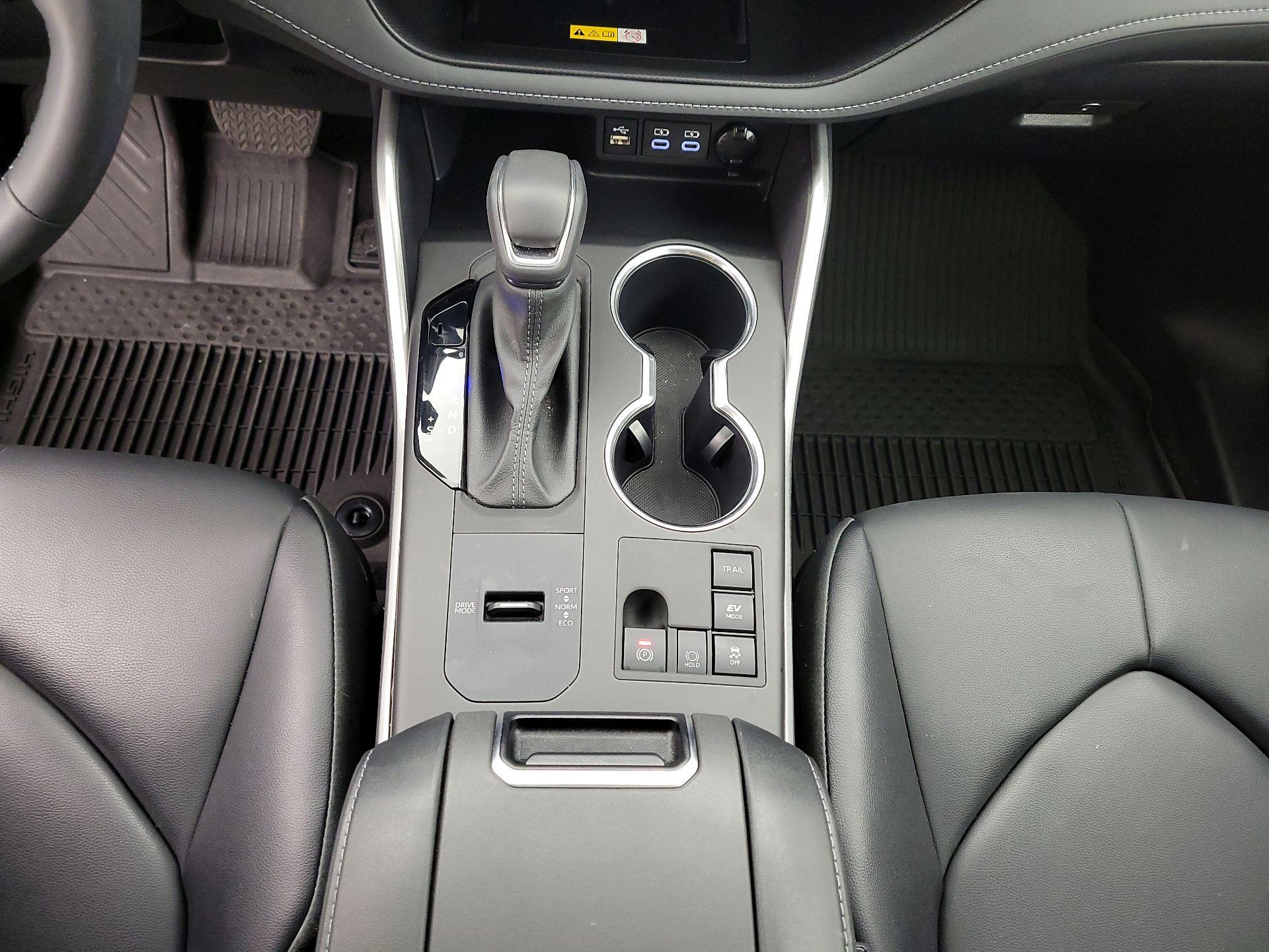 Thumbnail: 2024 Toyota Highlander - 17