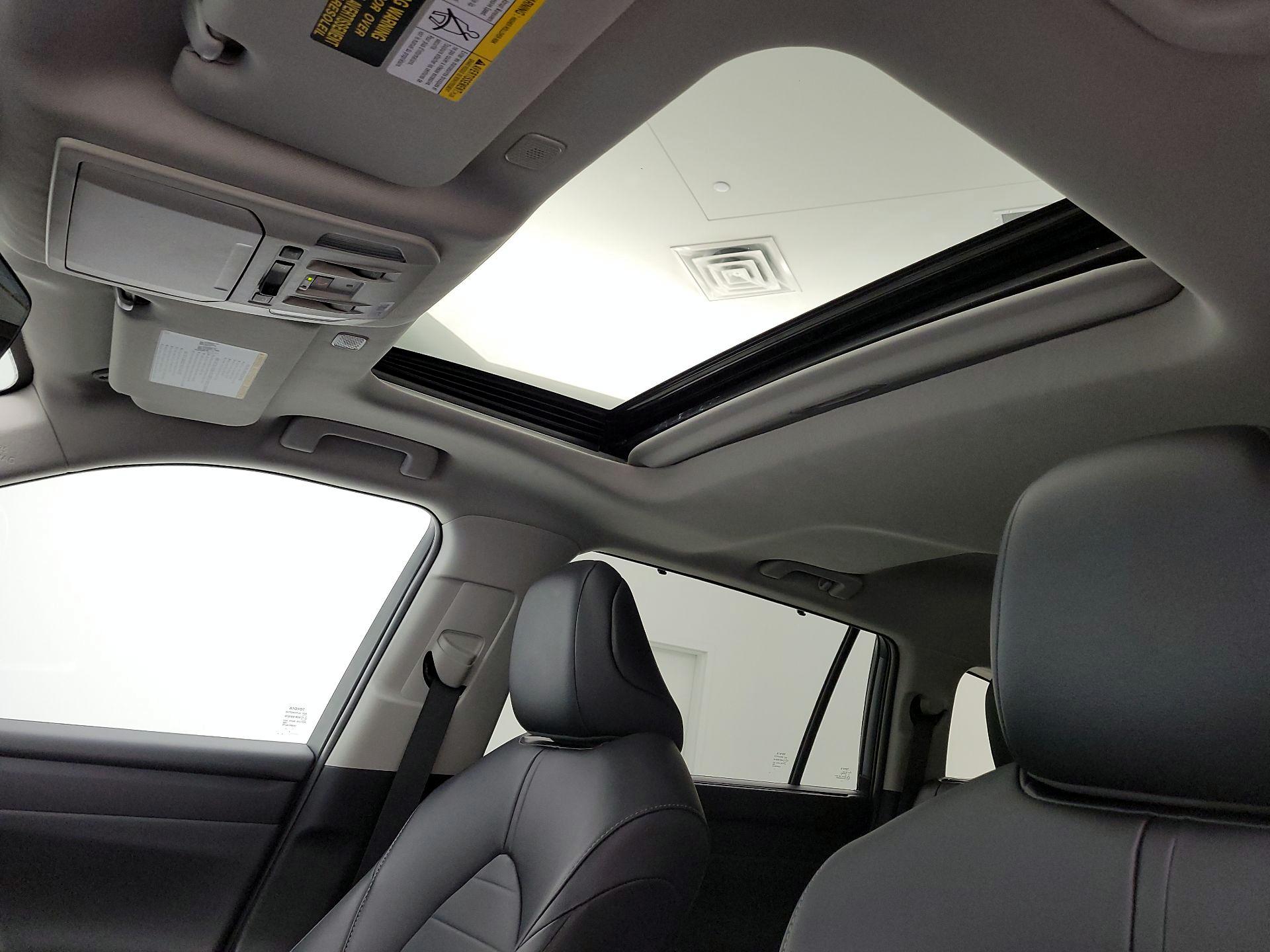 Thumbnail: 2024 Toyota Highlander - 19