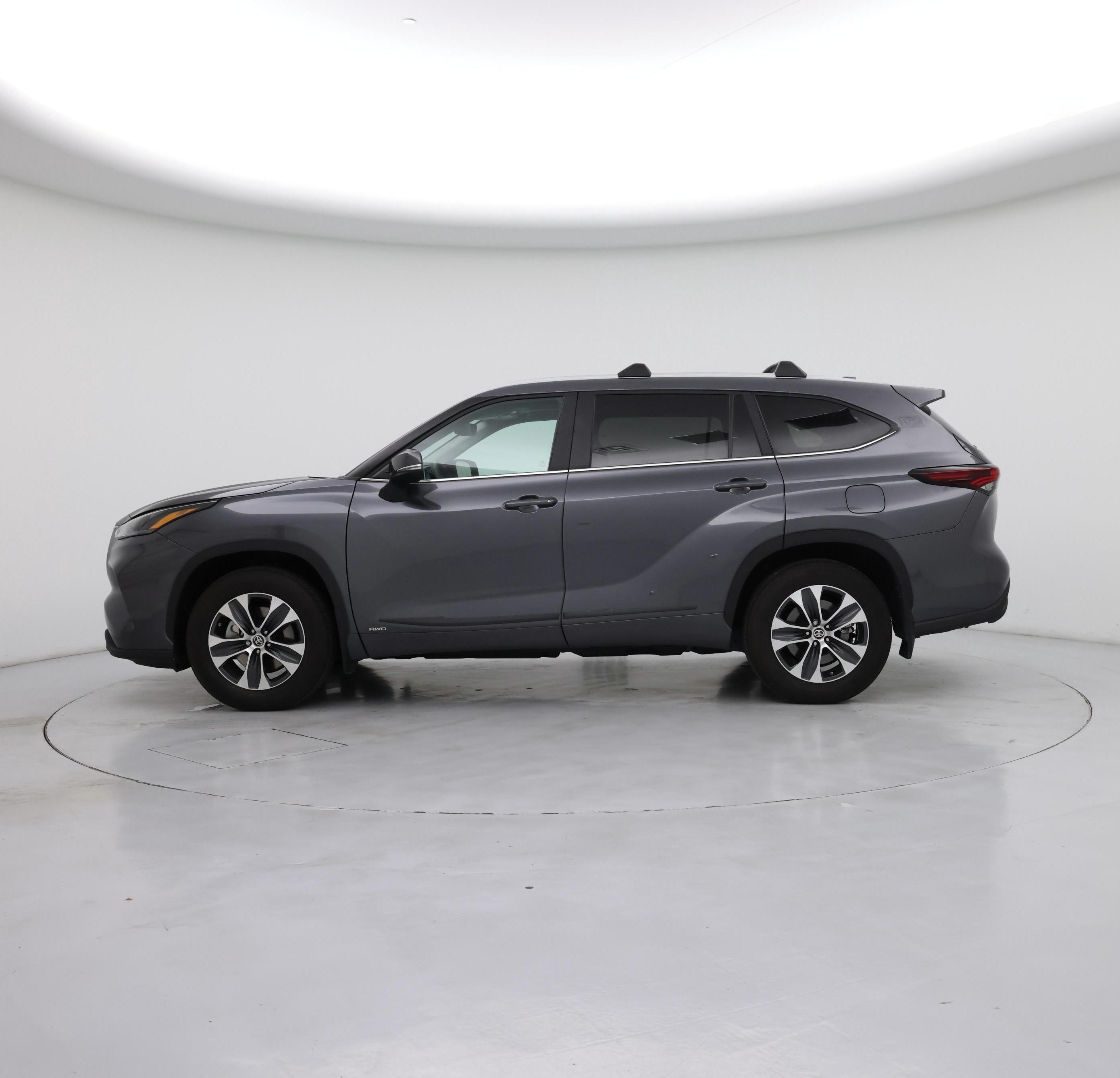 Thumbnail: 2024 Toyota Highlander - 3