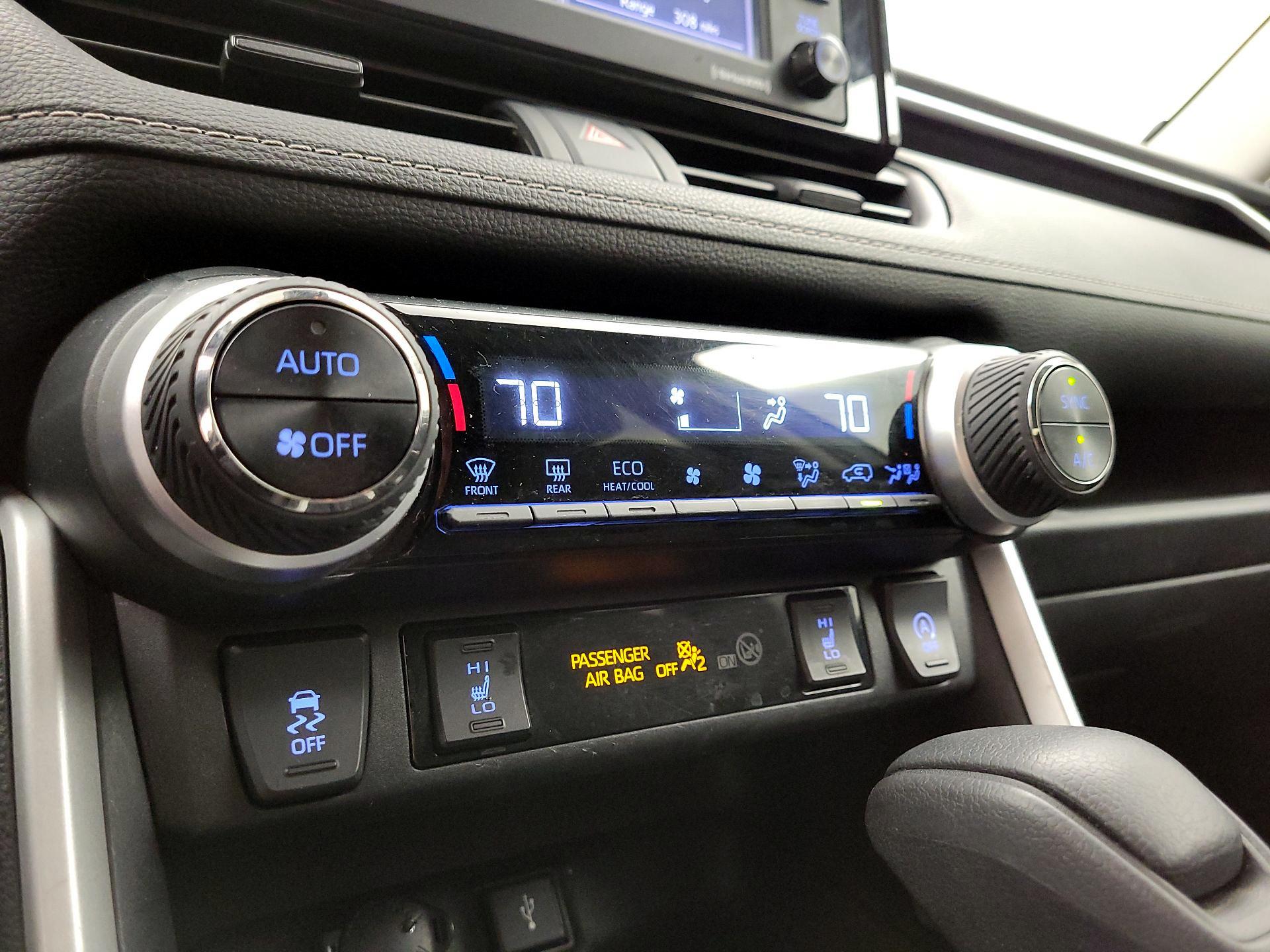Thumbnail: 2020 Toyota RAV4 - 16