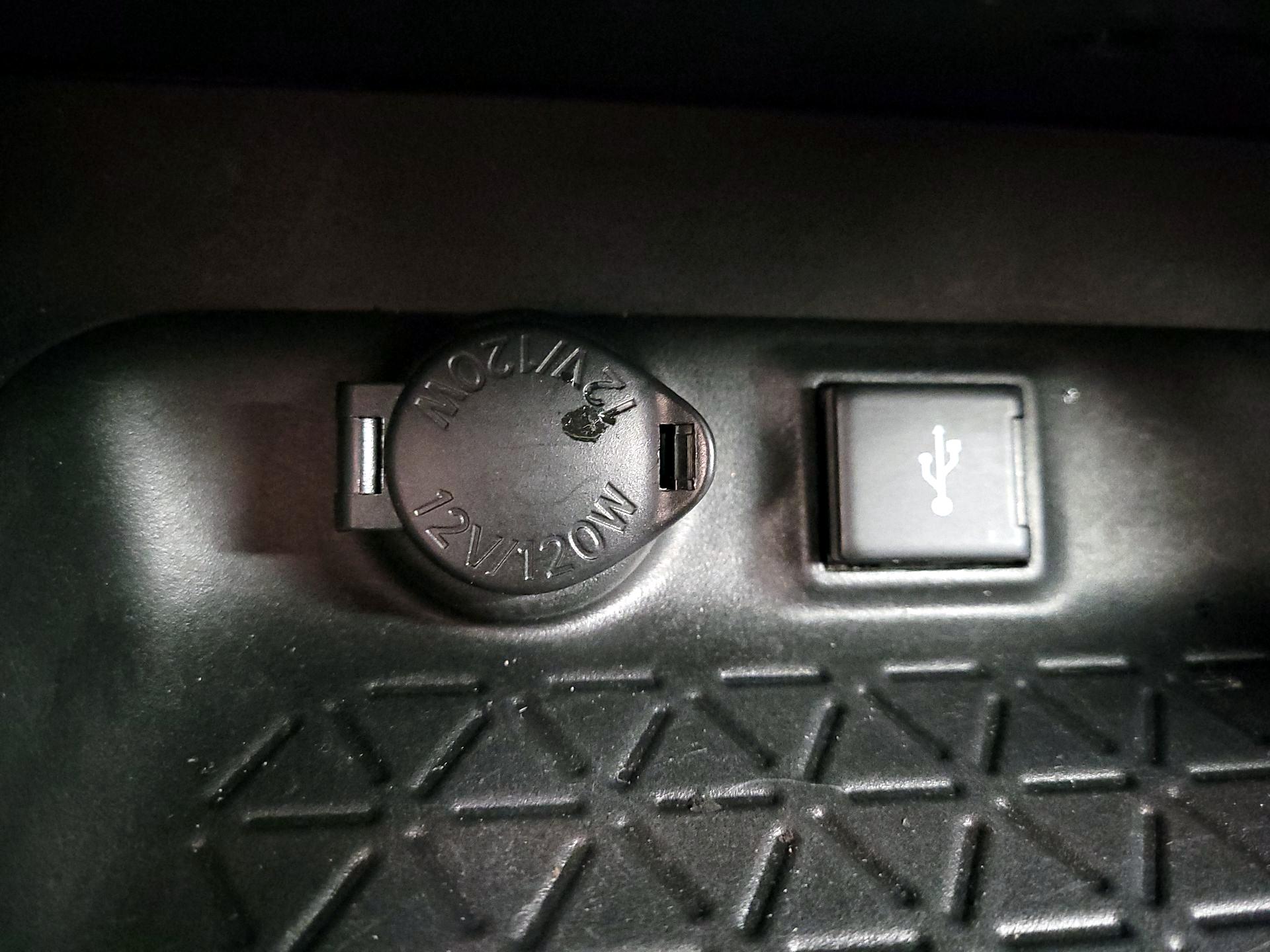 Thumbnail: 2020 Toyota RAV4 - 18