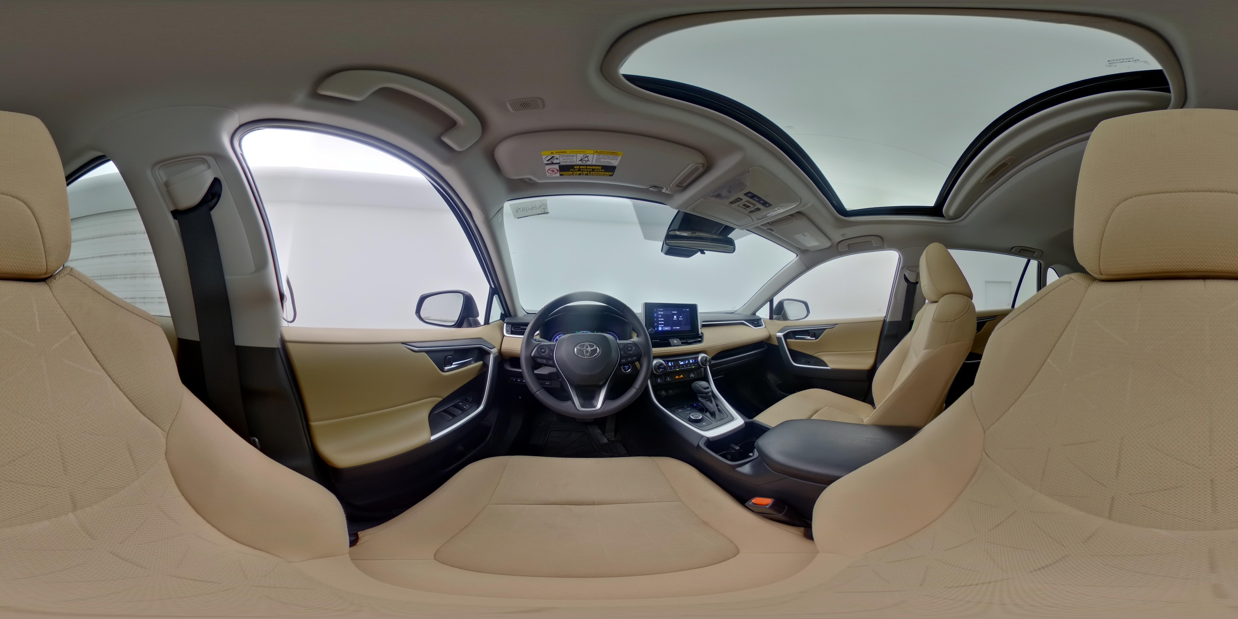 2025 Toyota RAV4 XLE - Photo 28