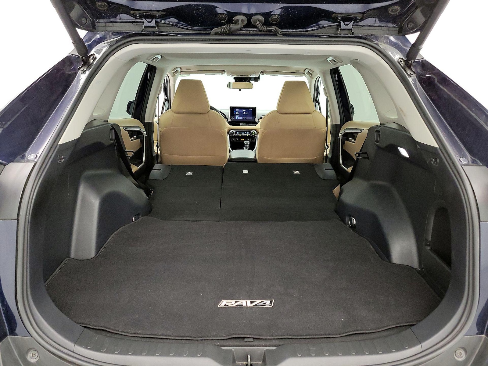 2025 Toyota RAV4 XLE - Photo 23