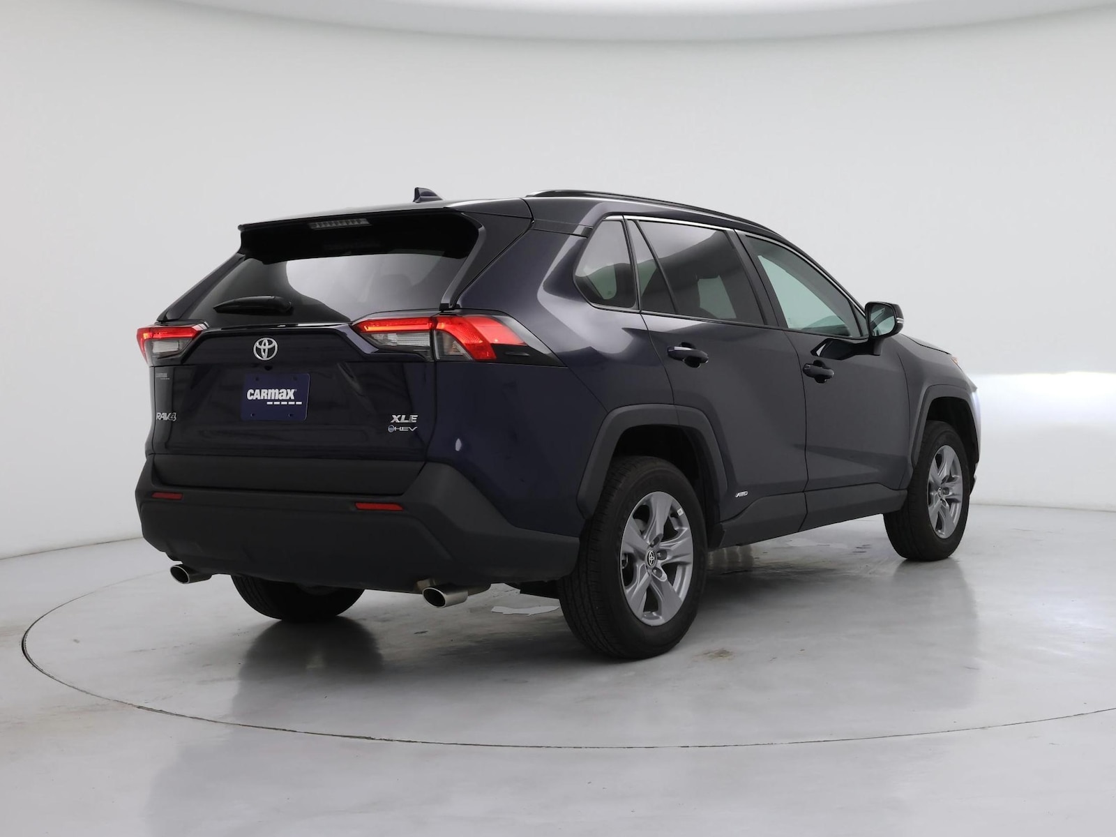 2025 Toyota RAV4 XLE - Photo 9