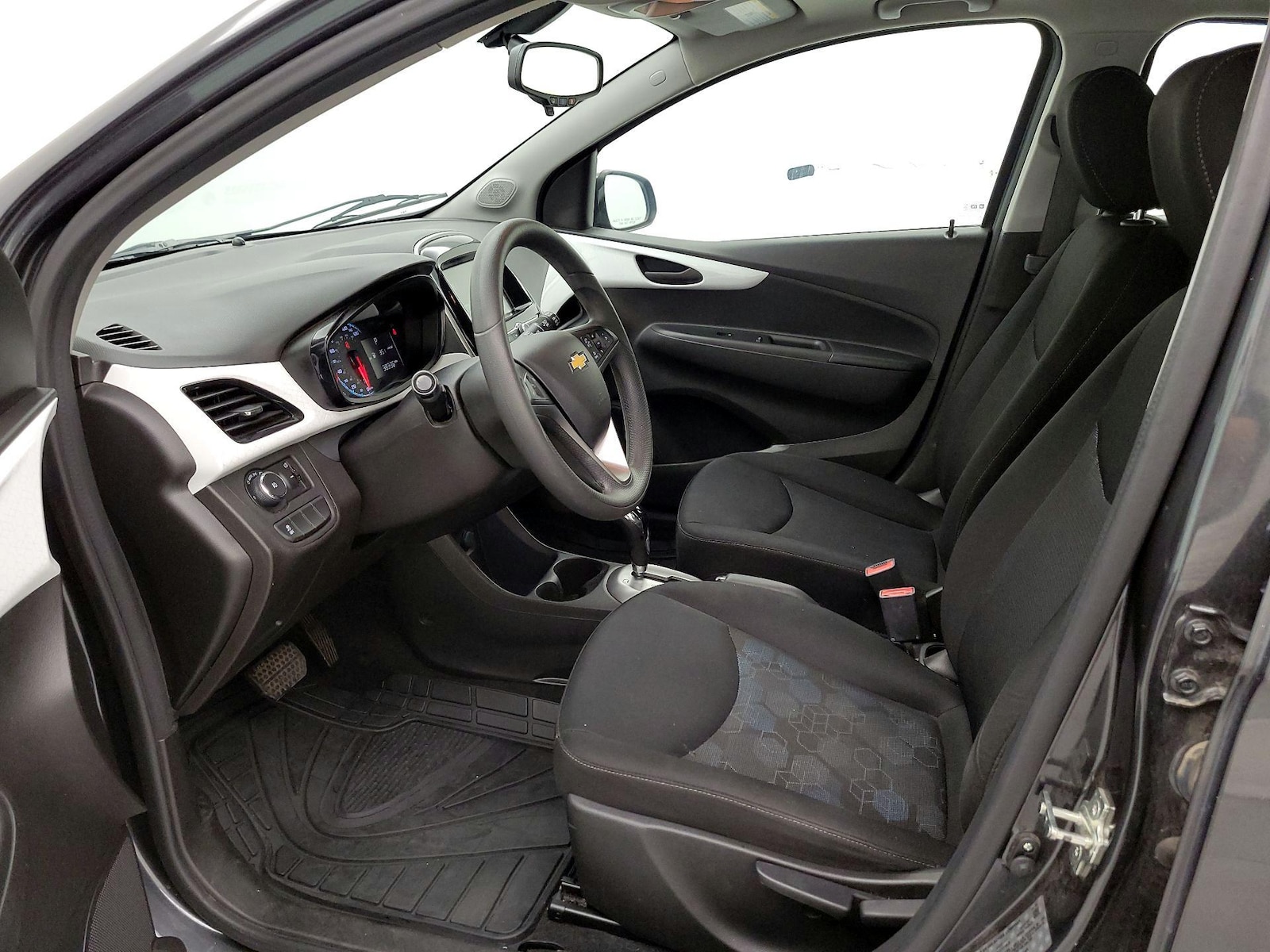 2017 Chevrolet Spark 1LT - Photo 12