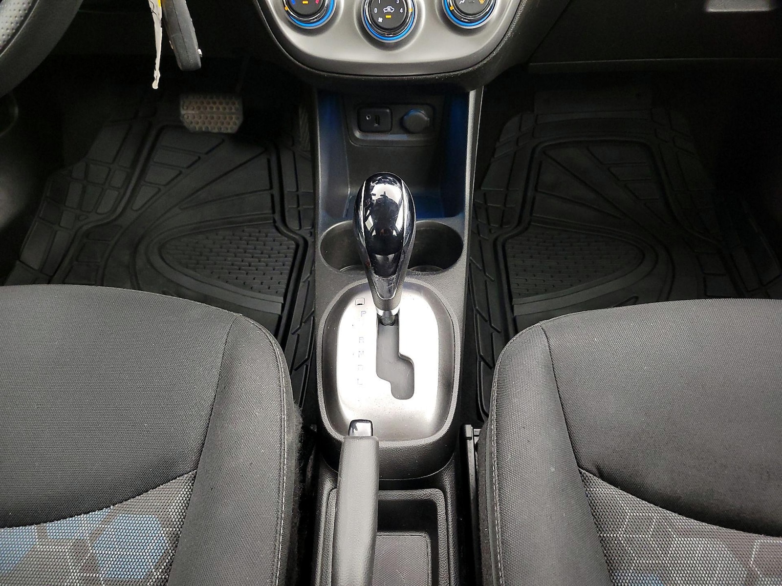 2017 Chevrolet Spark 1LT - Photo 18