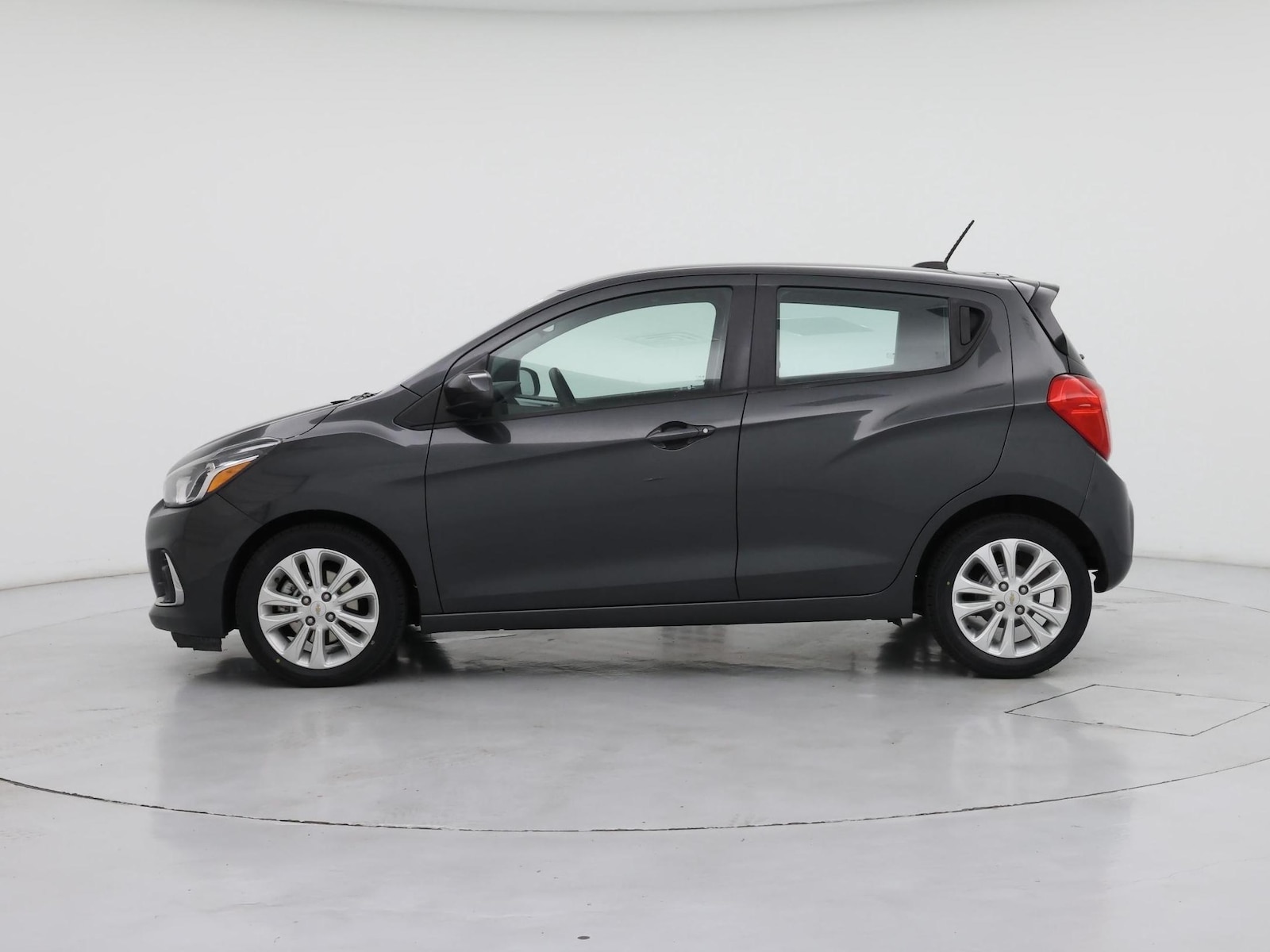 2017 Chevrolet Spark 1LT - Photo 4