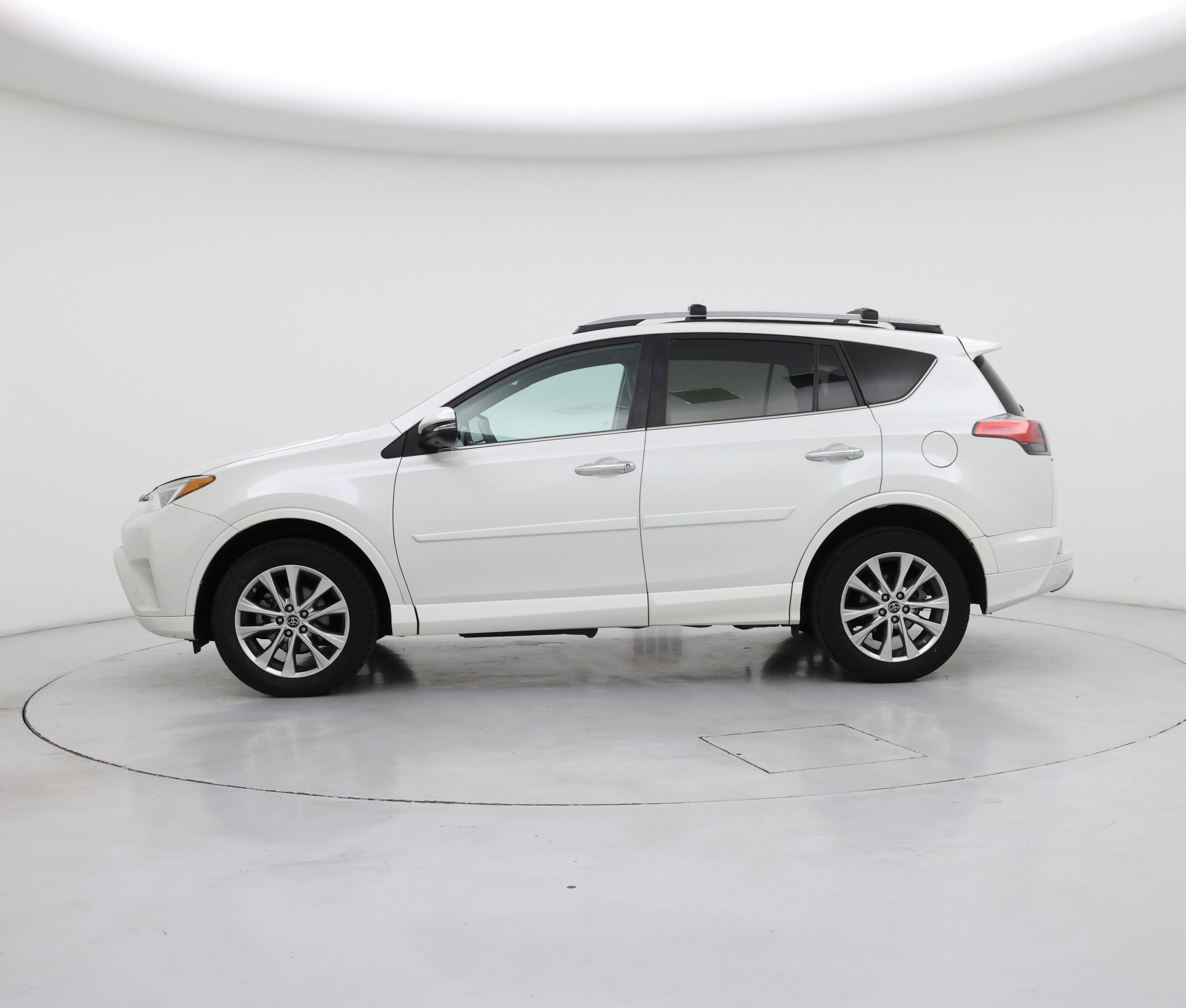 Thumbnail: 2017 Toyota RAV4 - 3