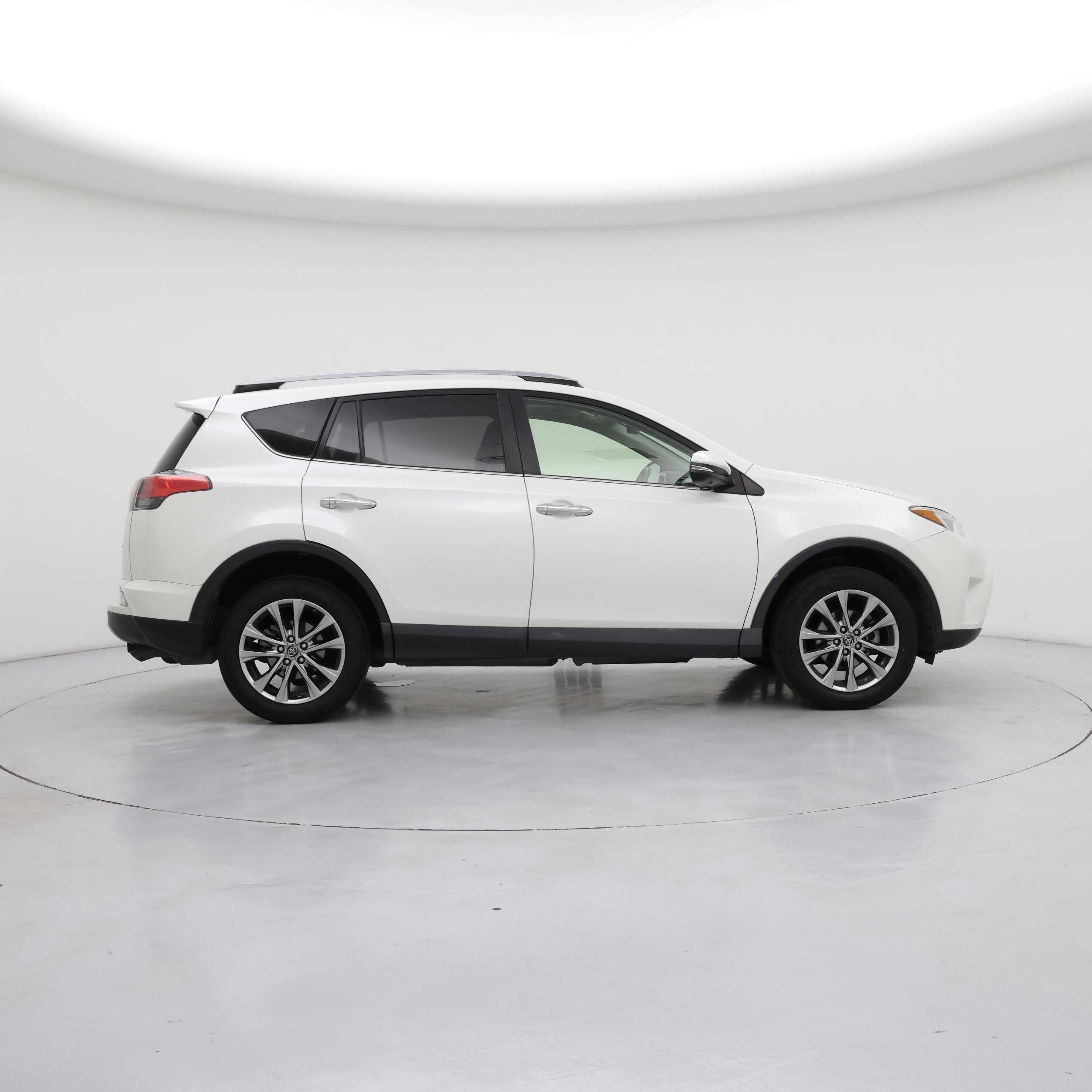 Thumbnail: 2017 Toyota RAV4 - 7