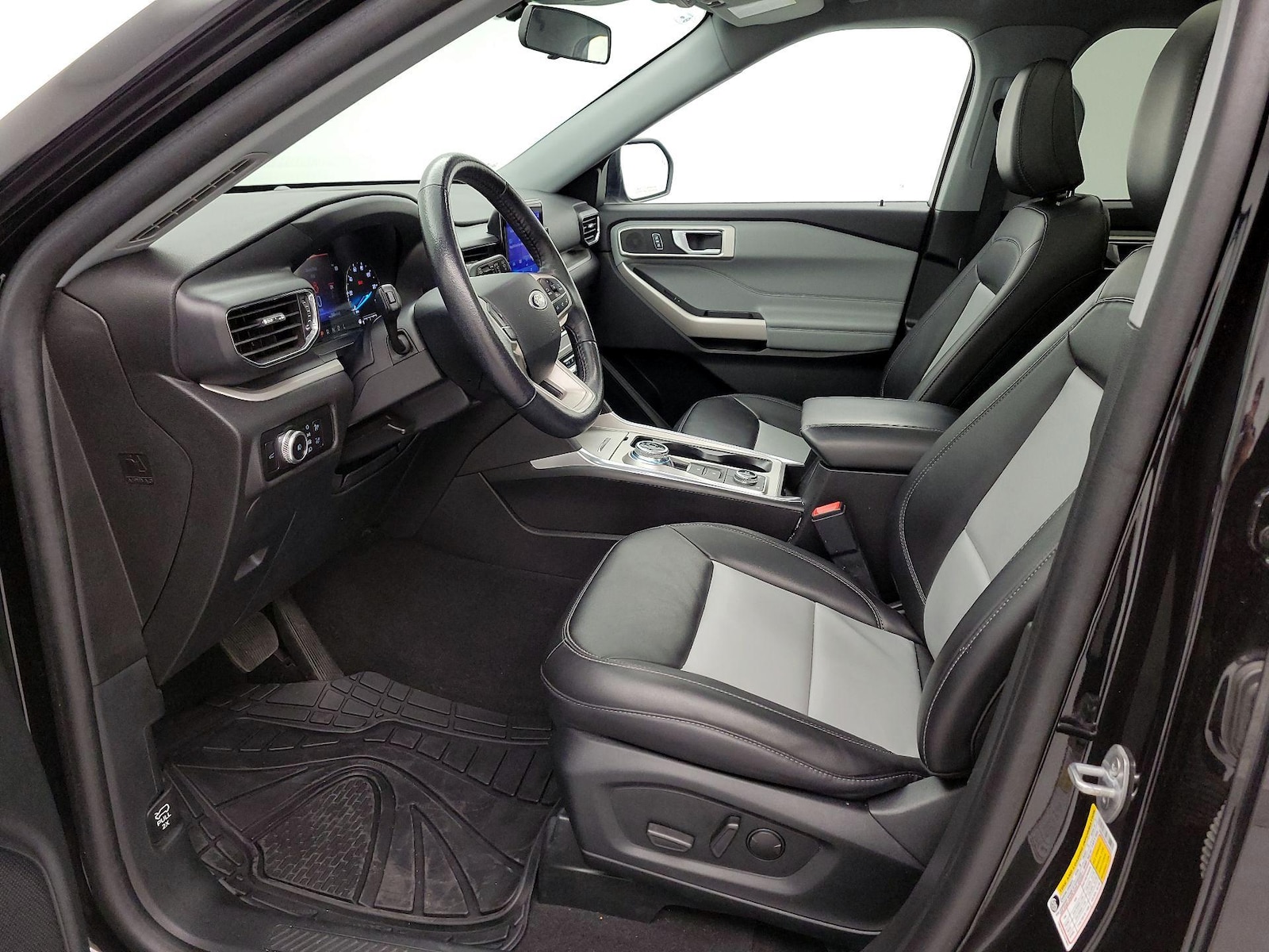 2023 Ford Explorer XLT - Photo 12