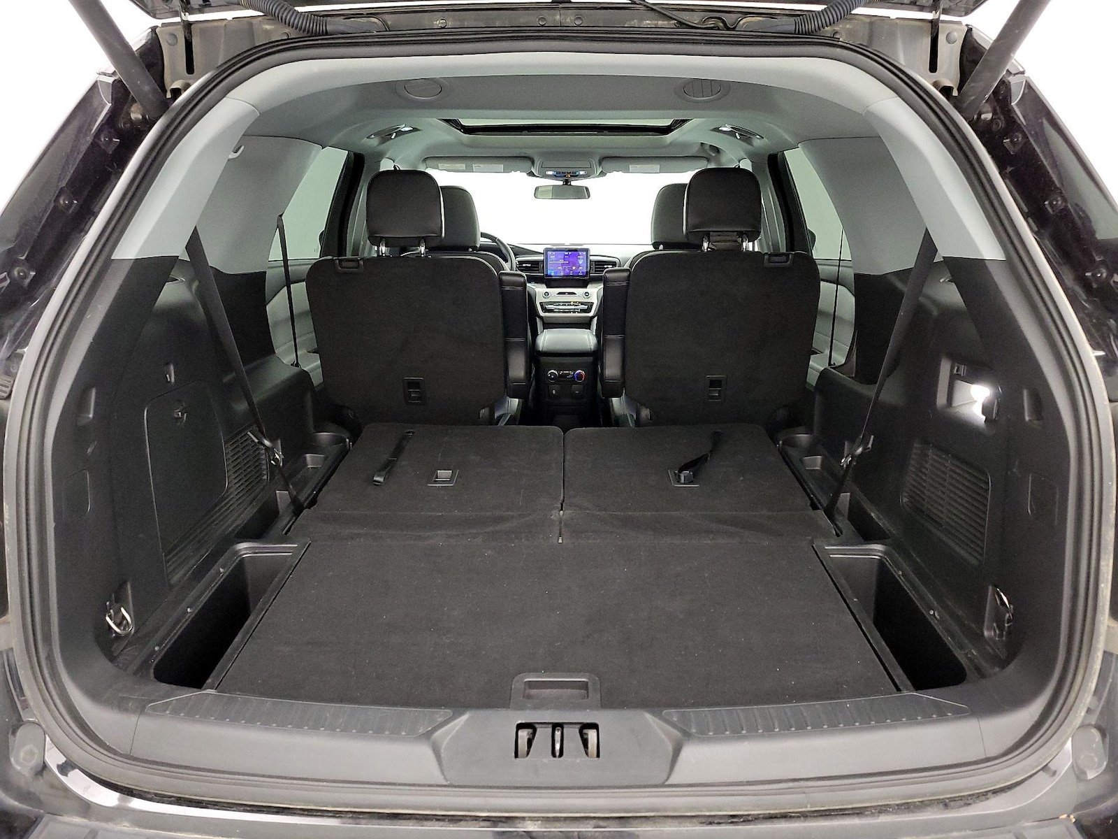 2023 Ford Explorer XLT - Photo 24