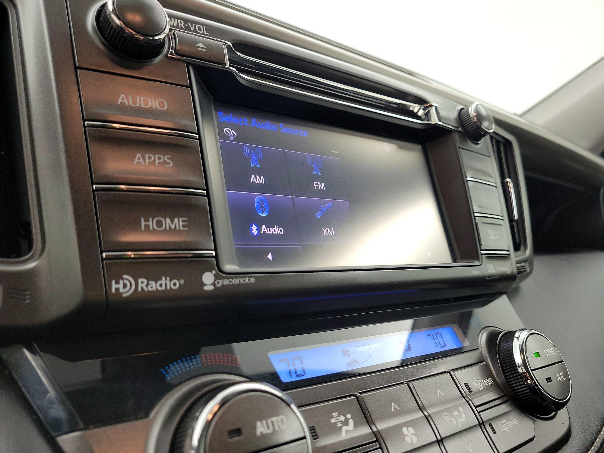Thumbnail: 2014 Toyota RAV4 - 16