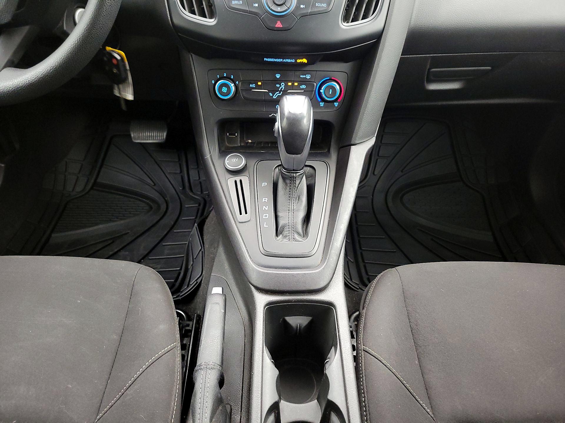 Thumbnail: 2015 Ford Focus - 17
