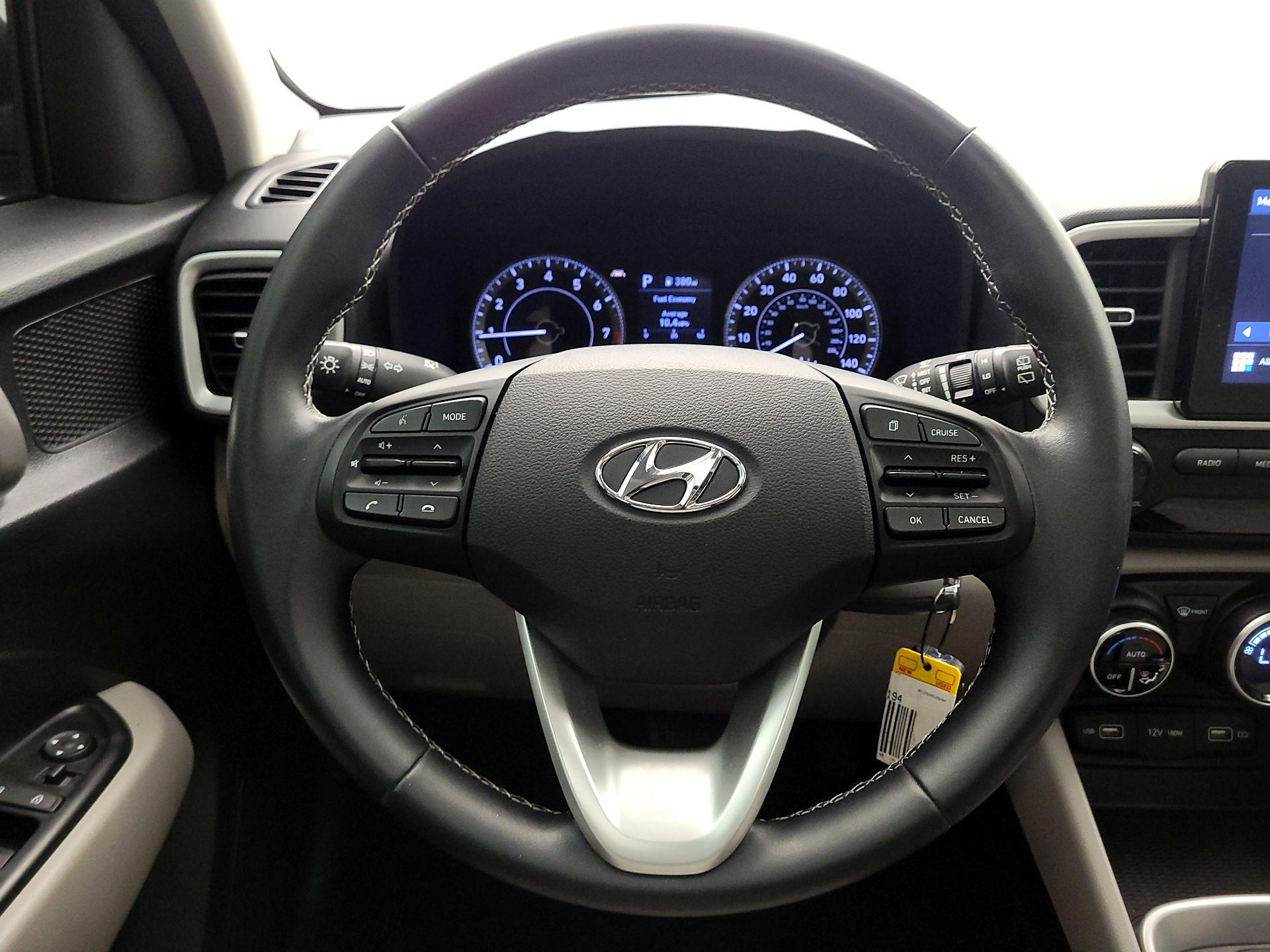 Thumbnail: 2022 Hyundai Venue - 10
