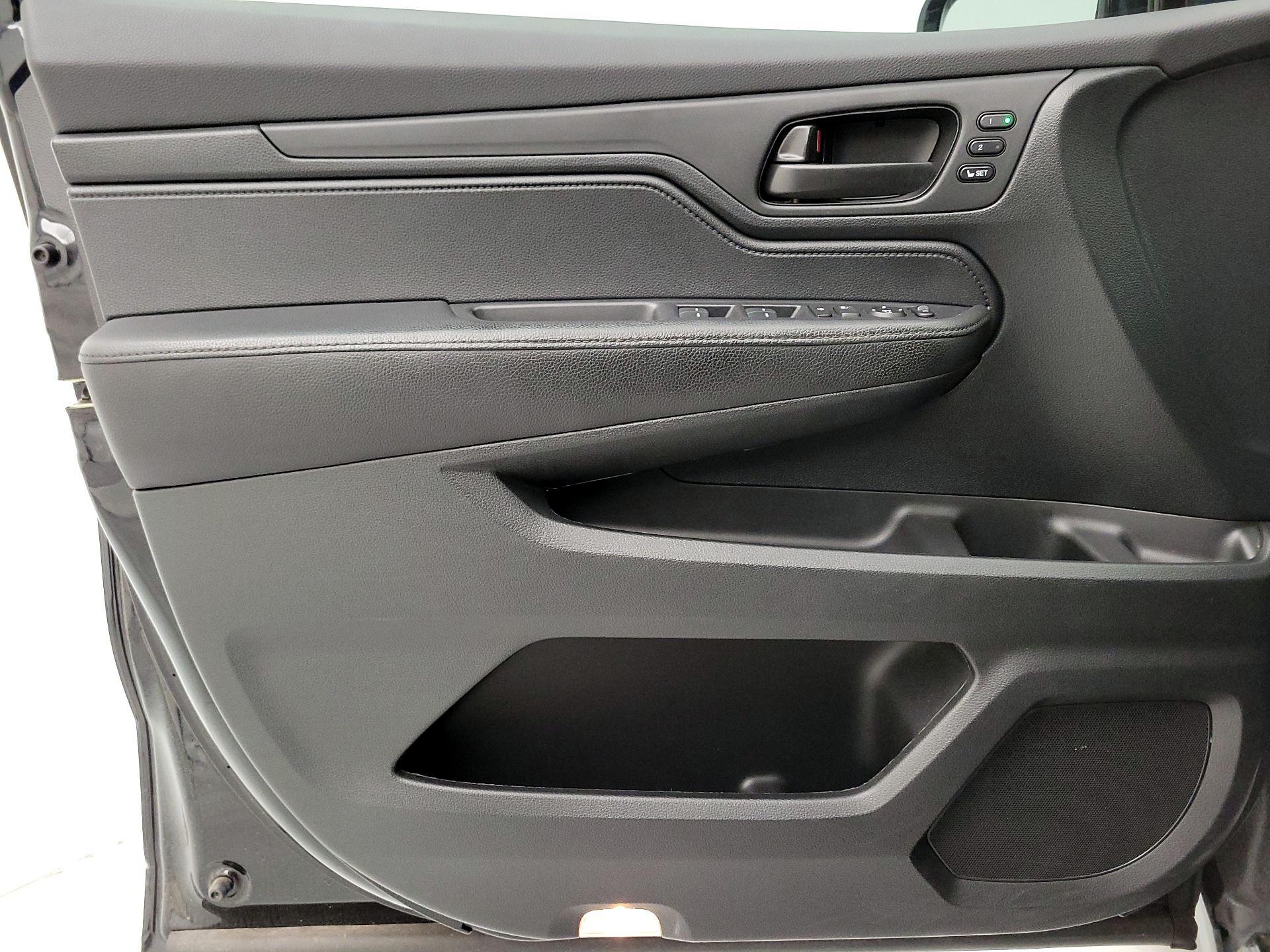 Thumbnail: 2023 Honda Odyssey - 12