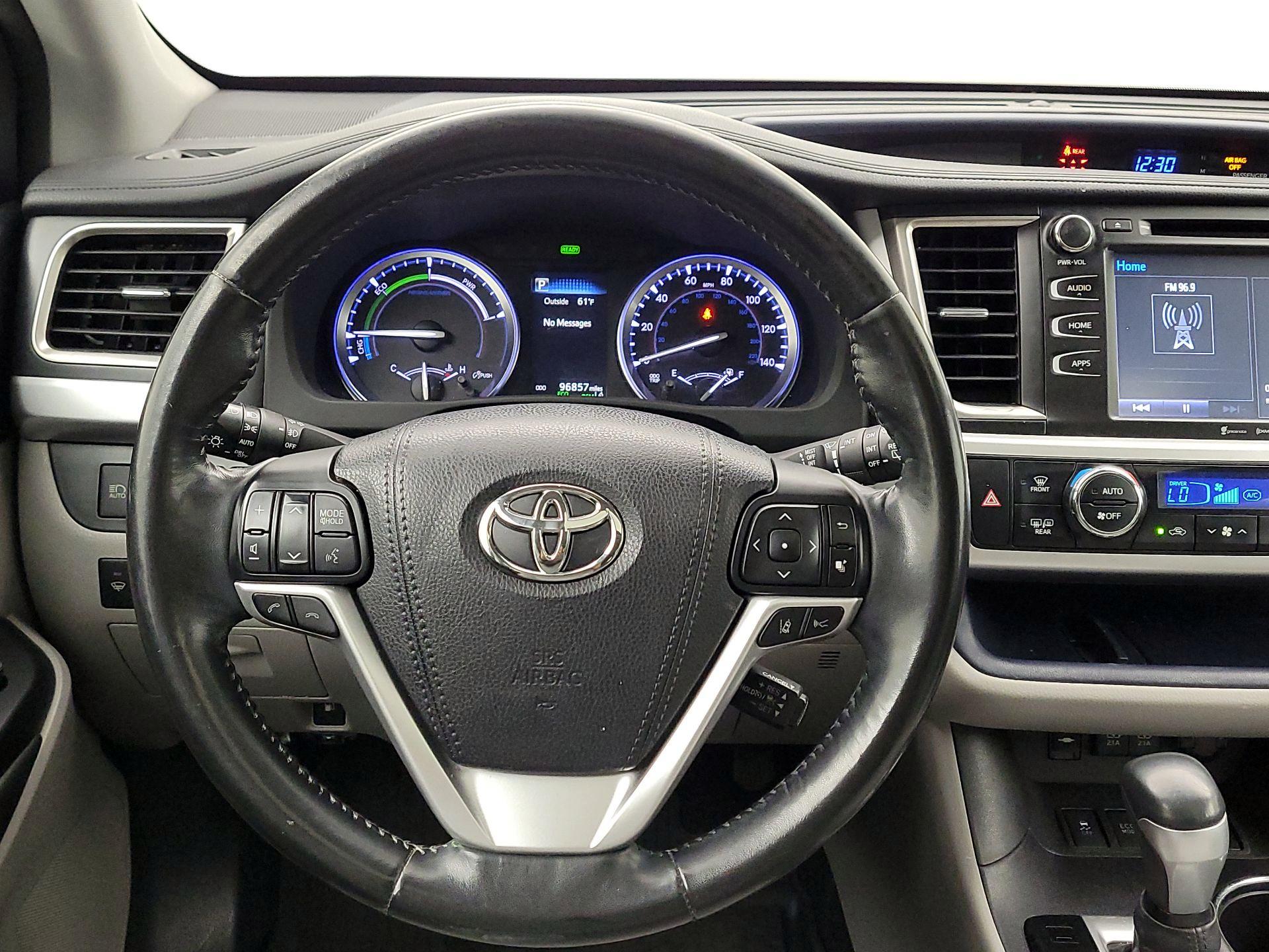 Thumbnail: 2017 Toyota Highlander - 10