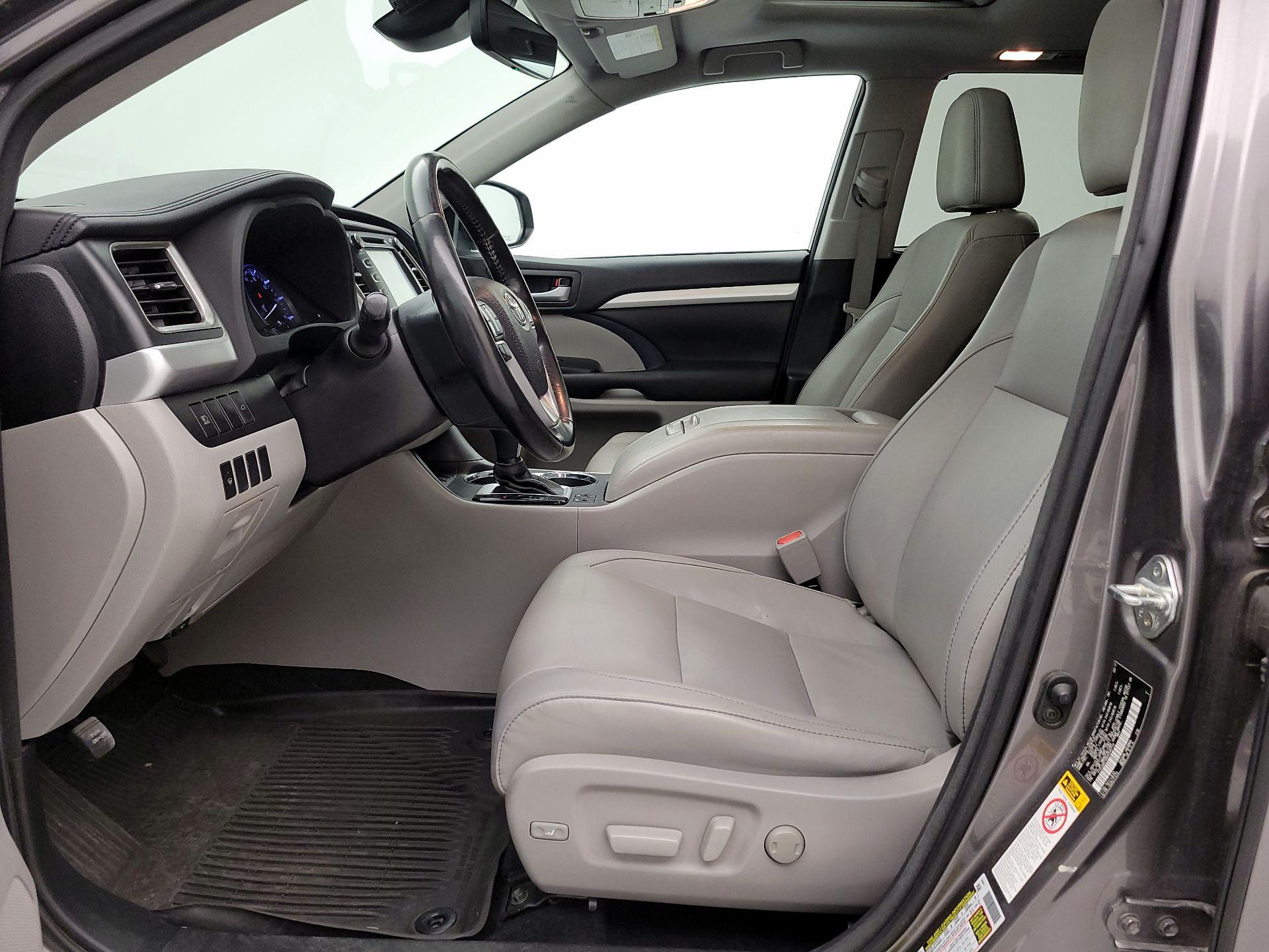 Thumbnail: 2017 Toyota Highlander - 11