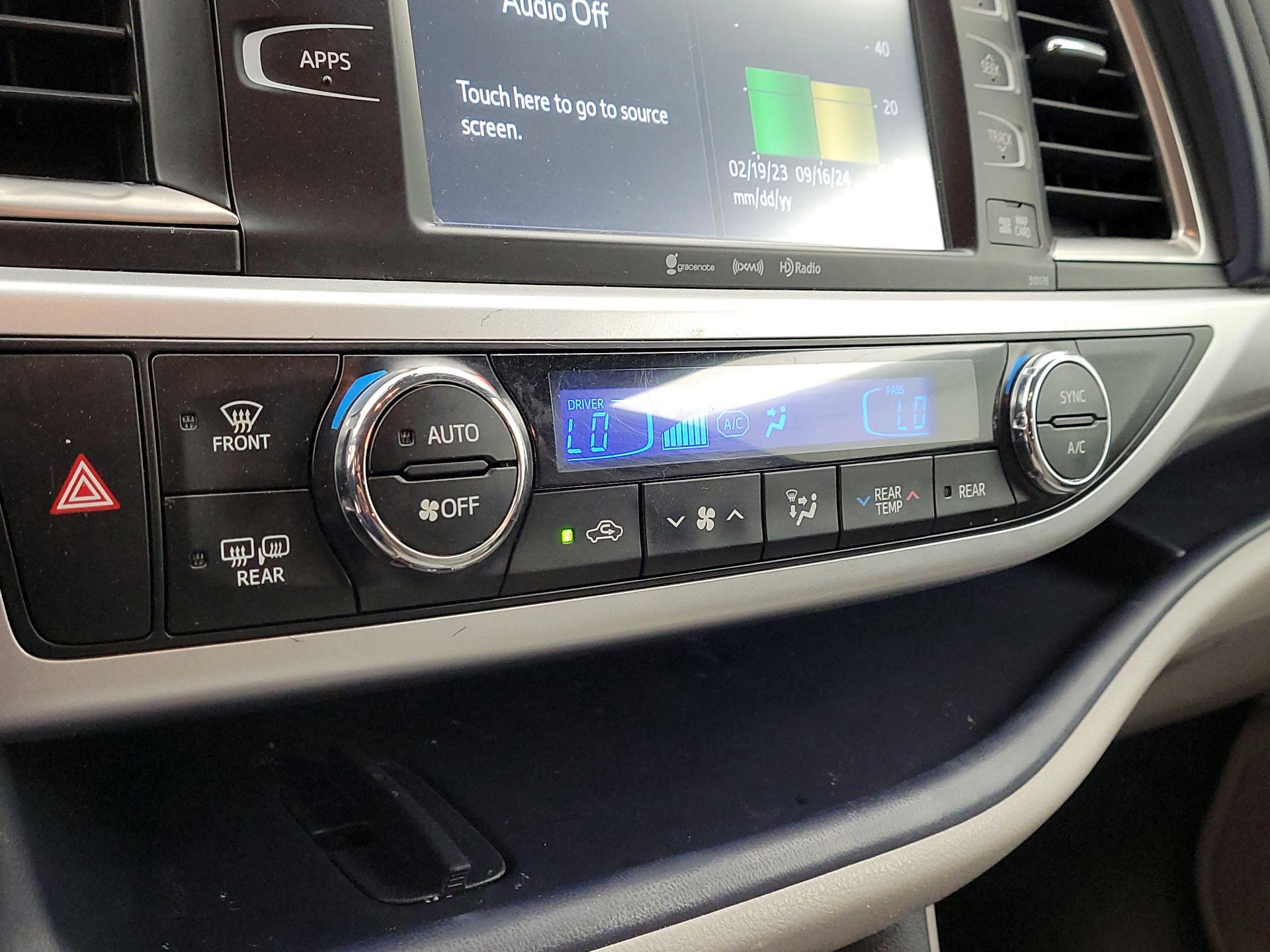 Thumbnail: 2017 Toyota Highlander - 16