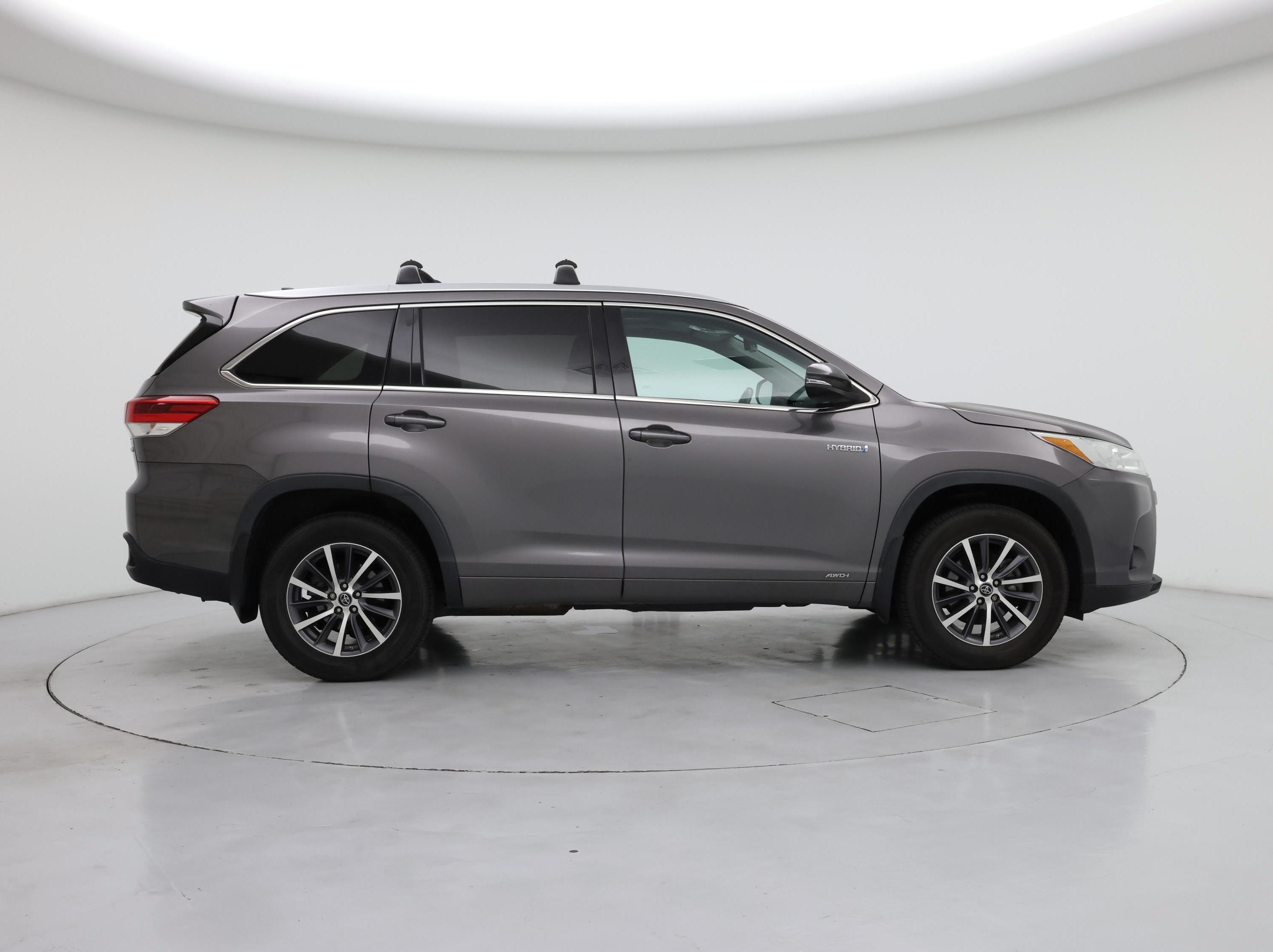 Thumbnail: 2017 Toyota Highlander - 7