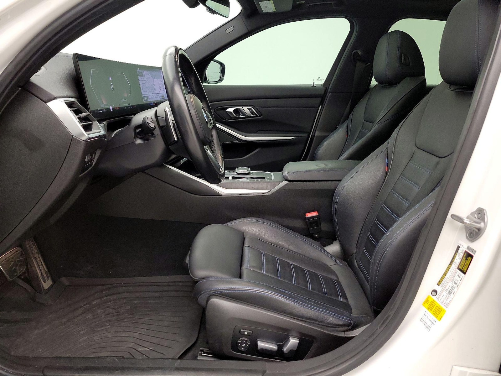 2023 BMW 3 Series 330i - Photo 12