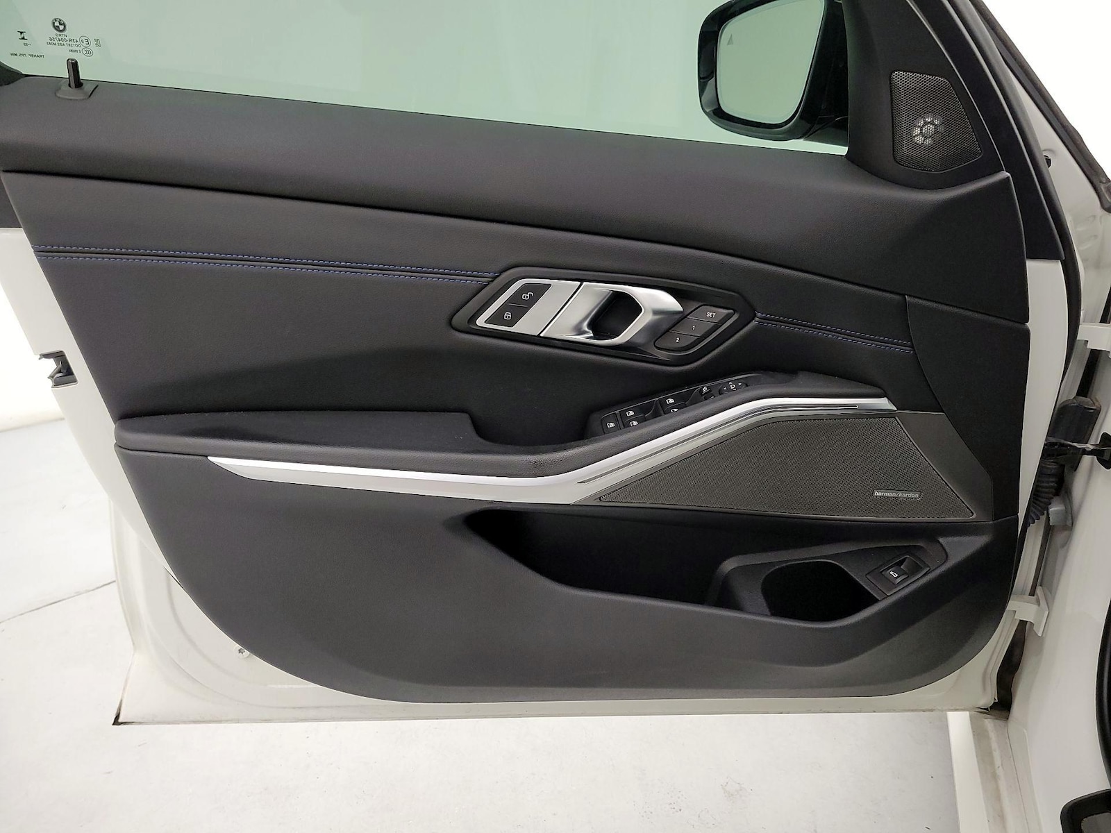 2023 BMW 3 Series 330i - Photo 13